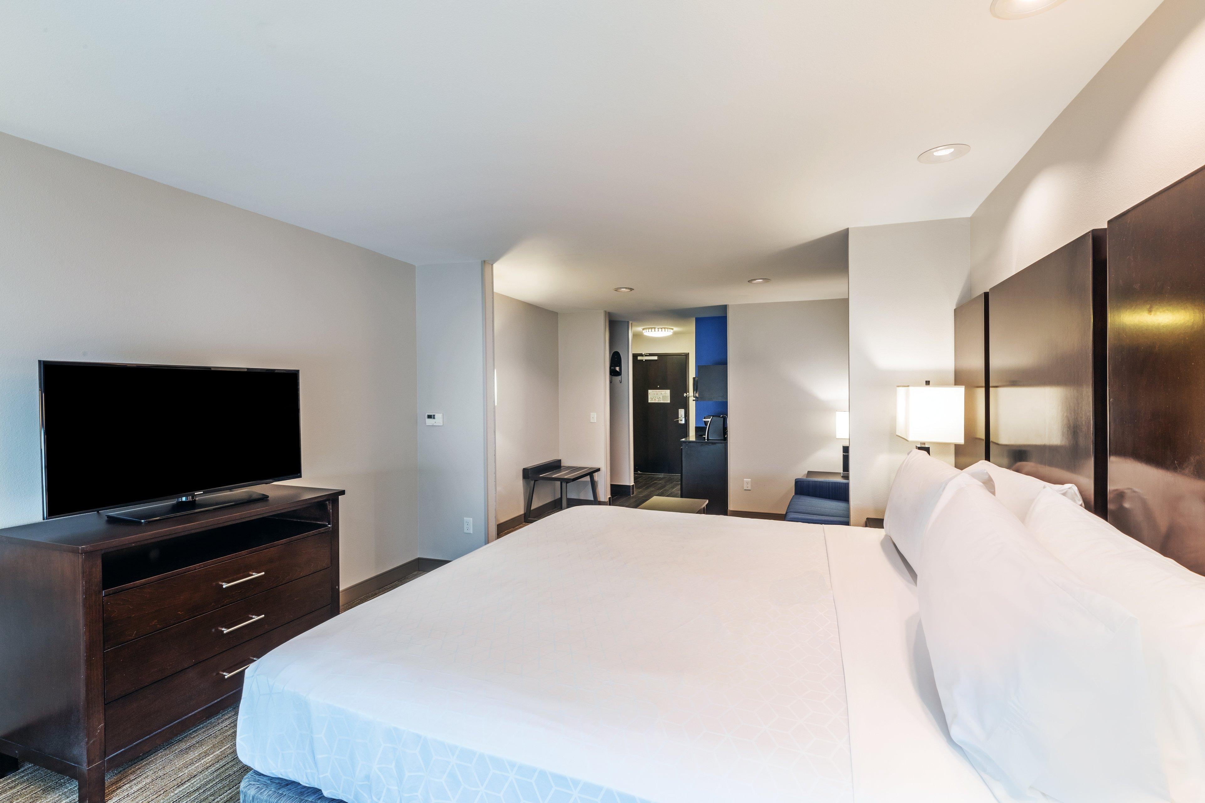 HOLIDAY INN EXP STES LAKEWAY BY IHG