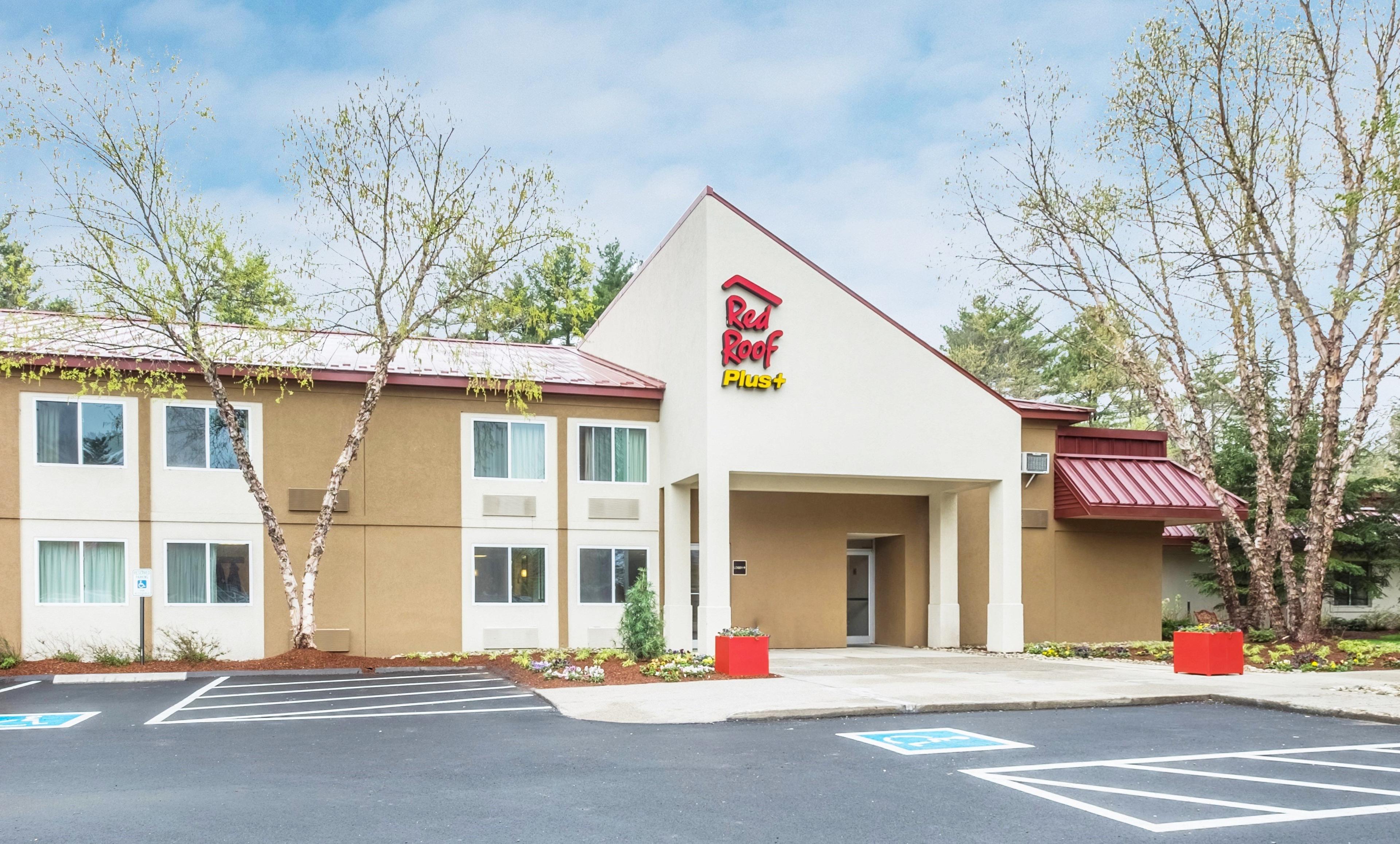 RED ROOF PLUS SOUTH DEERFIELD - AMH