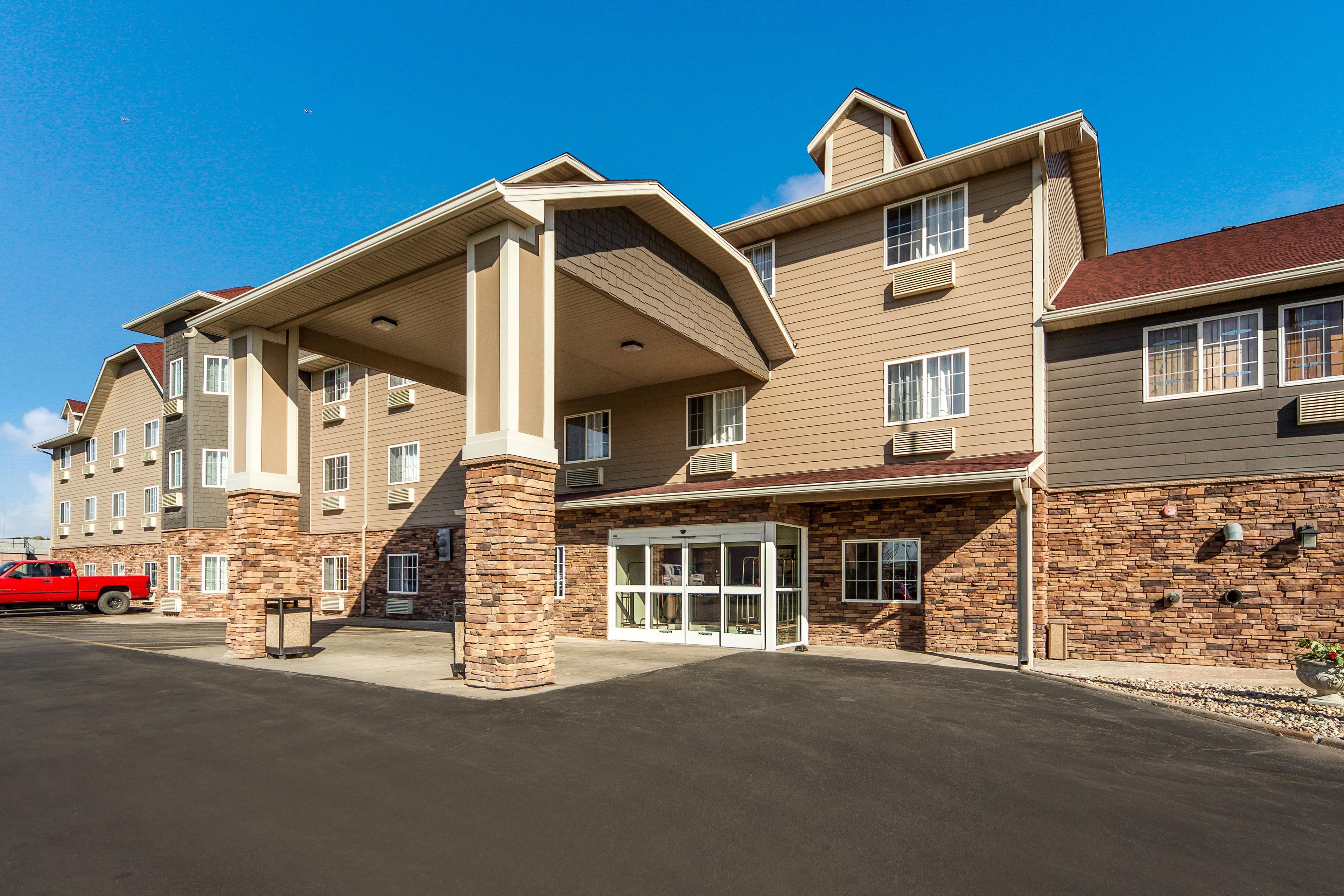 RED ROOF SUITES OMAHA COUNCIL BLUFF