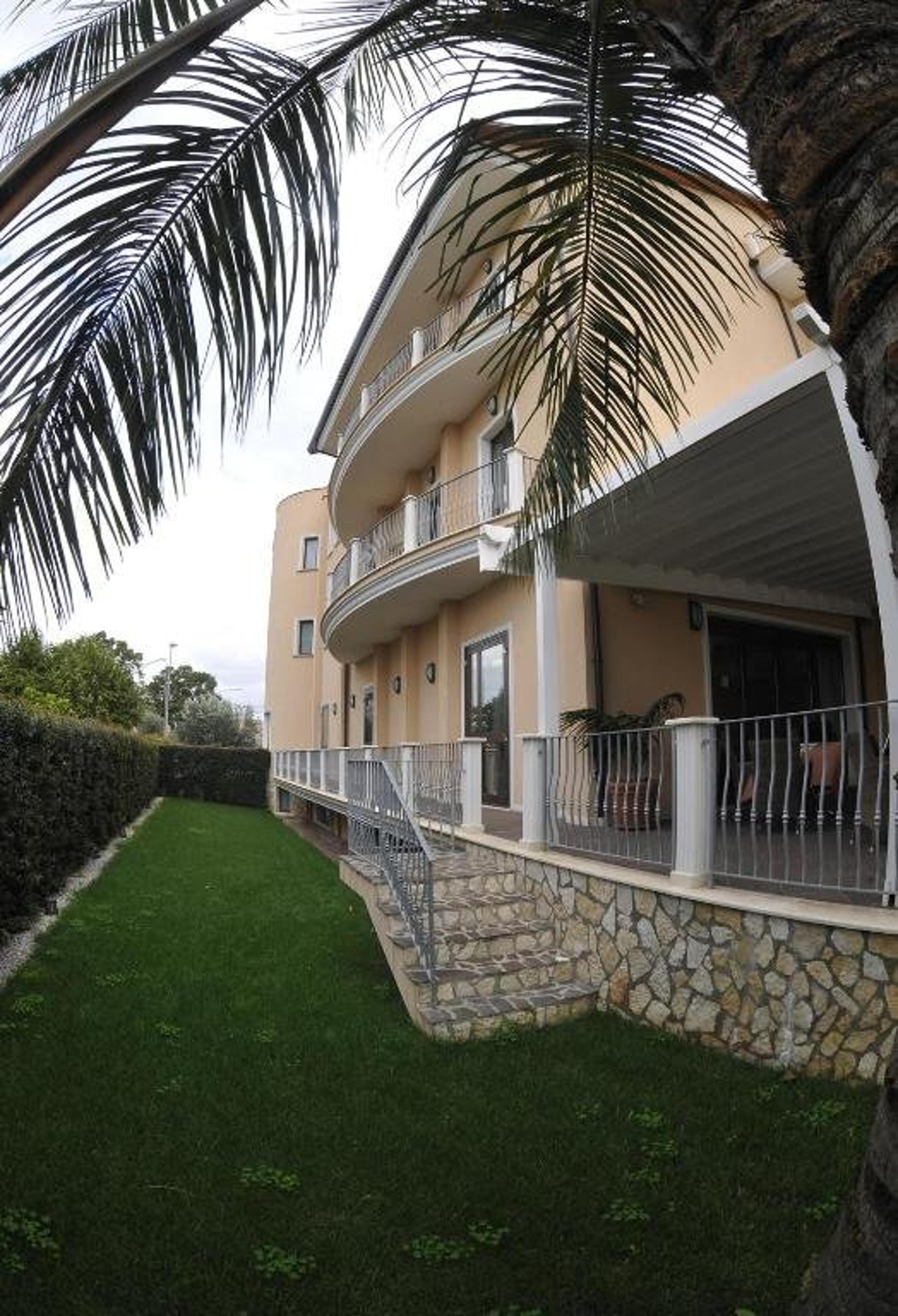 HOTEL GULLO