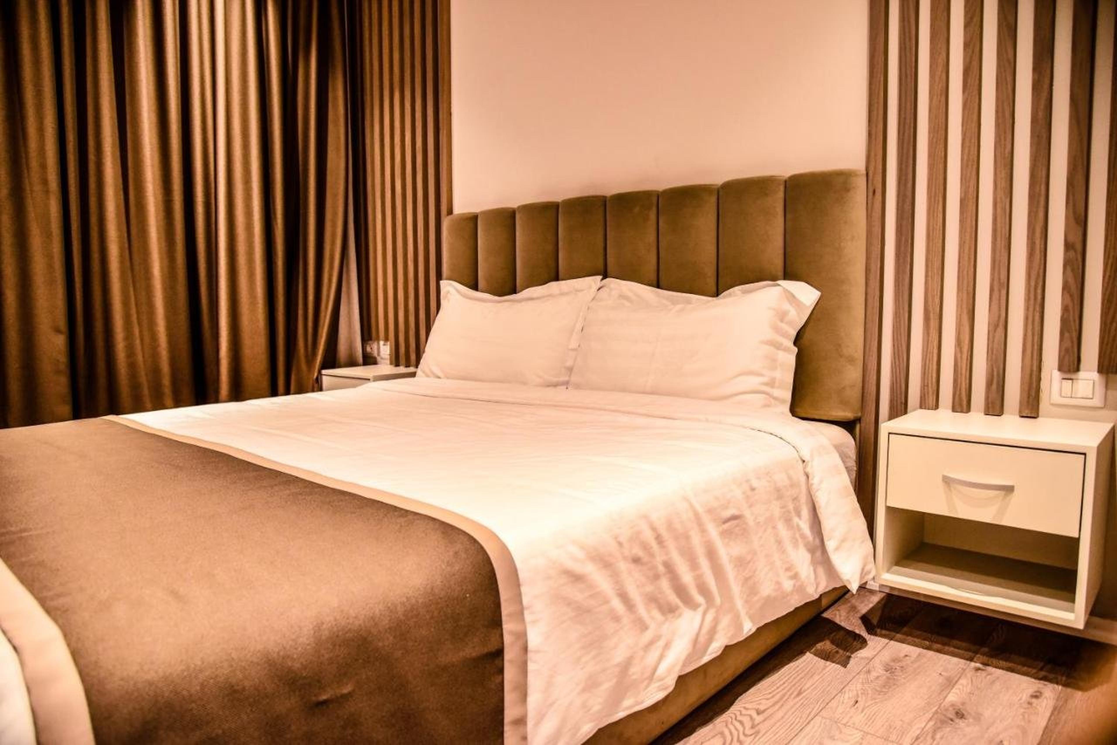 VH BROADWAY TIRANA HOTEL