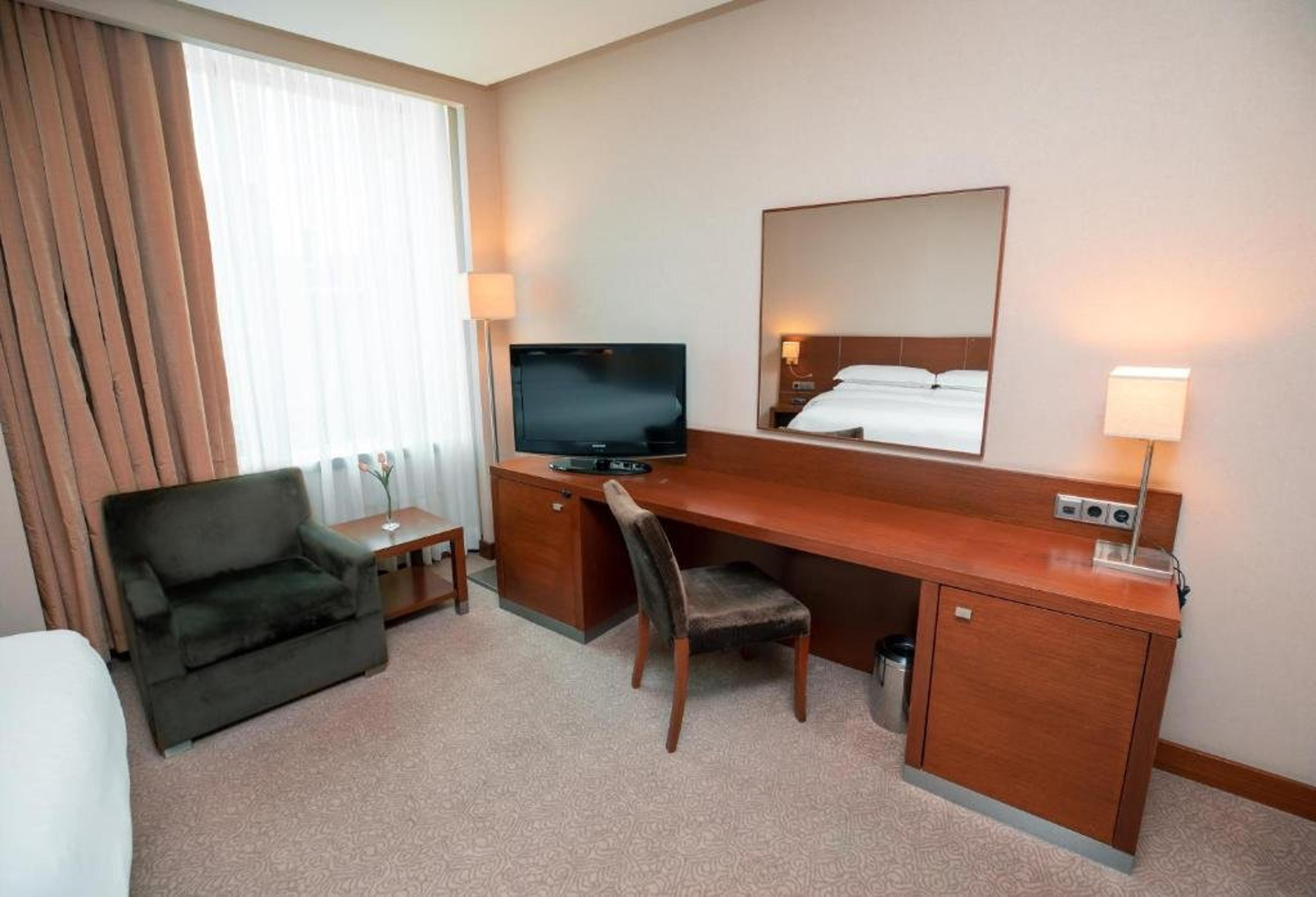 FLY INN BAKU