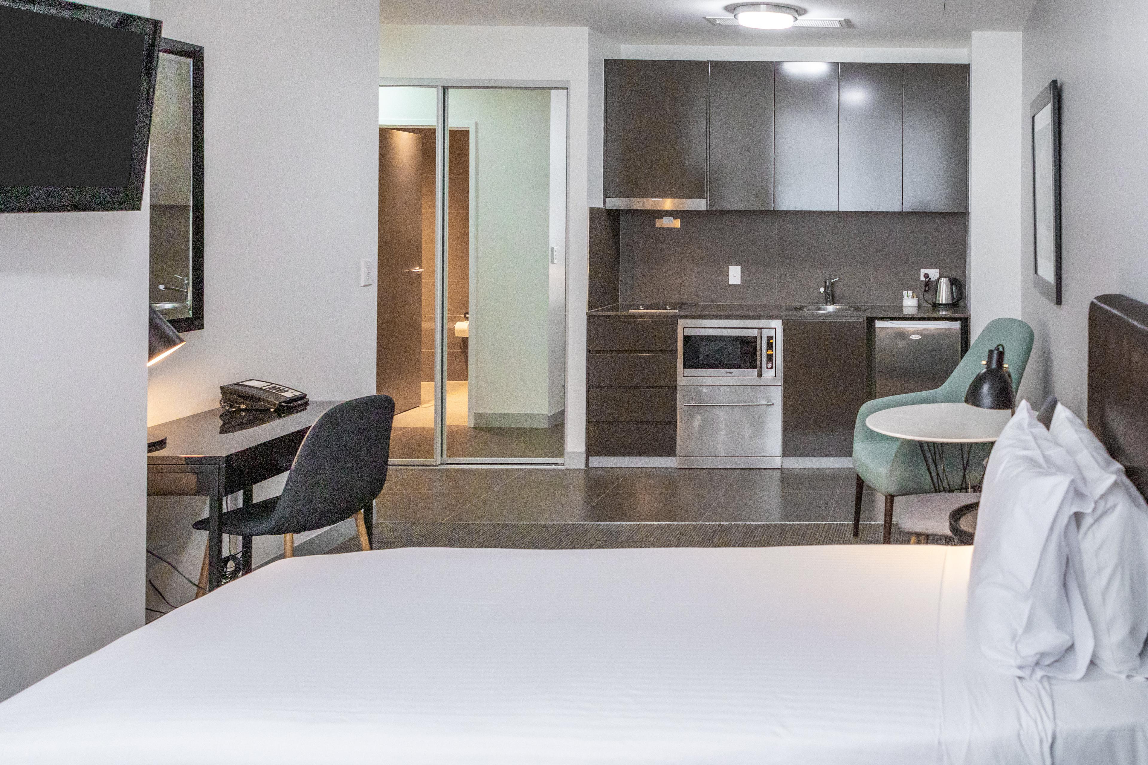 HOLIDAY INN SUITES BONDI JUNCTION B