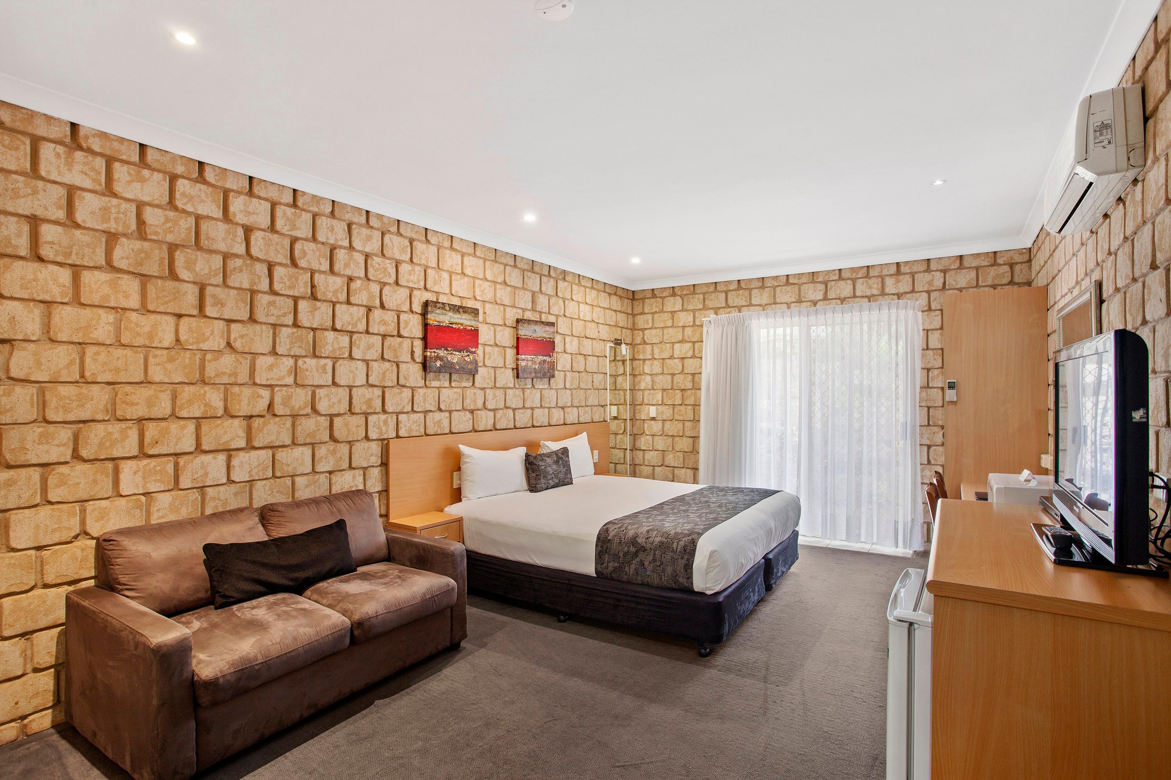 GREAT DIVIDE MOTOR INN