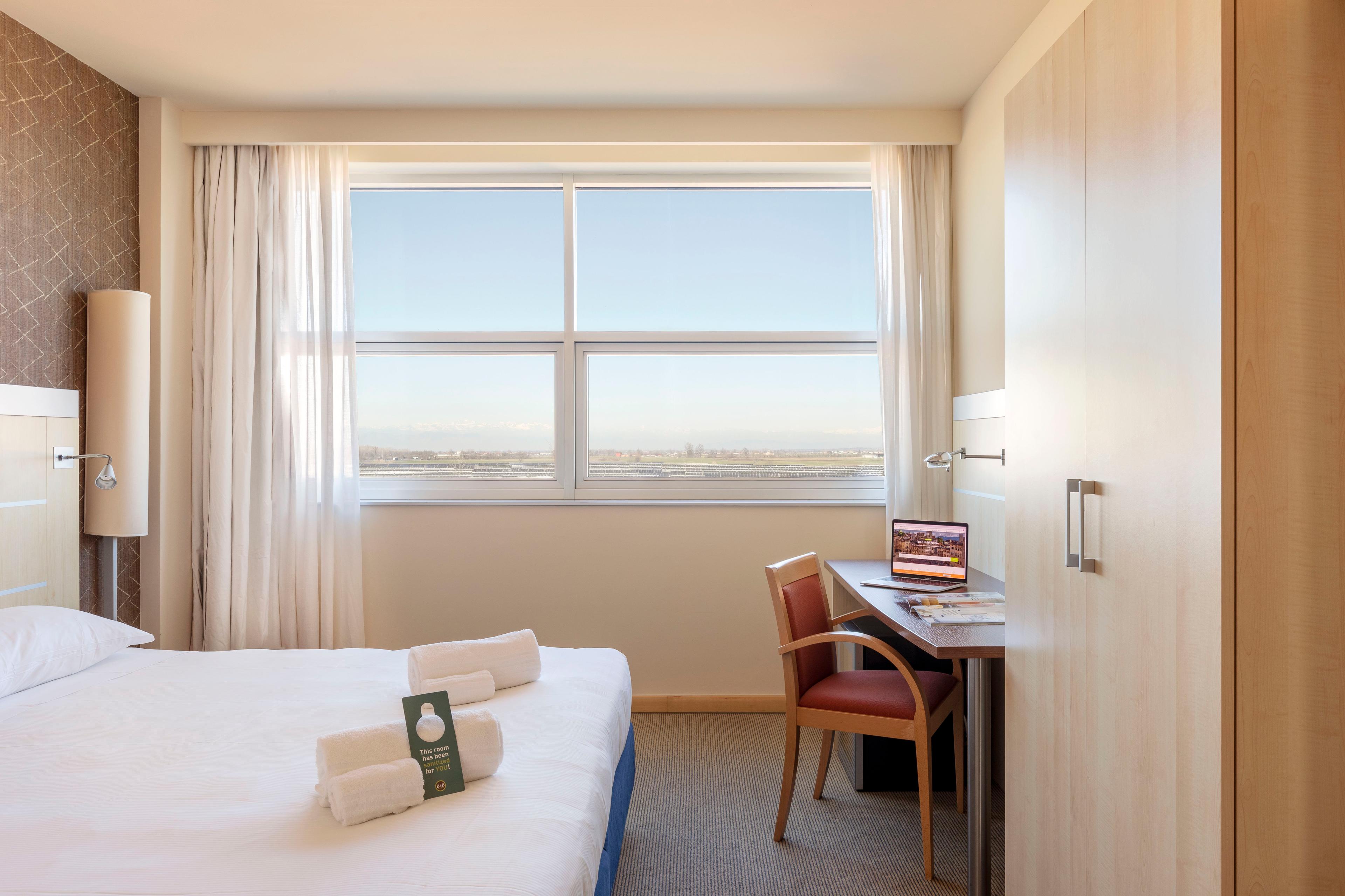 B-B HOTEL CHERASCO LANGHE