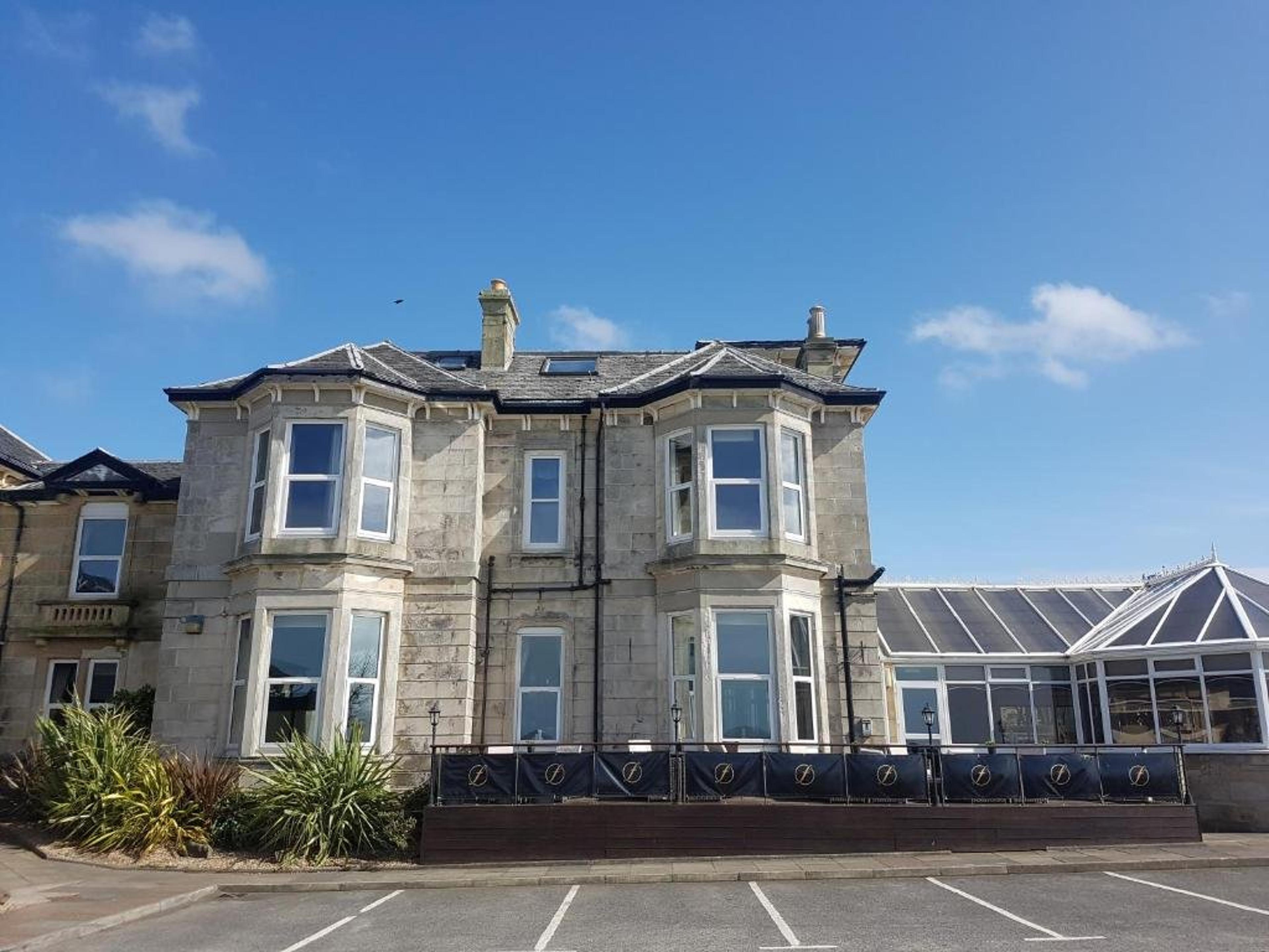 FAIRFIELD HOUSE HOTEL