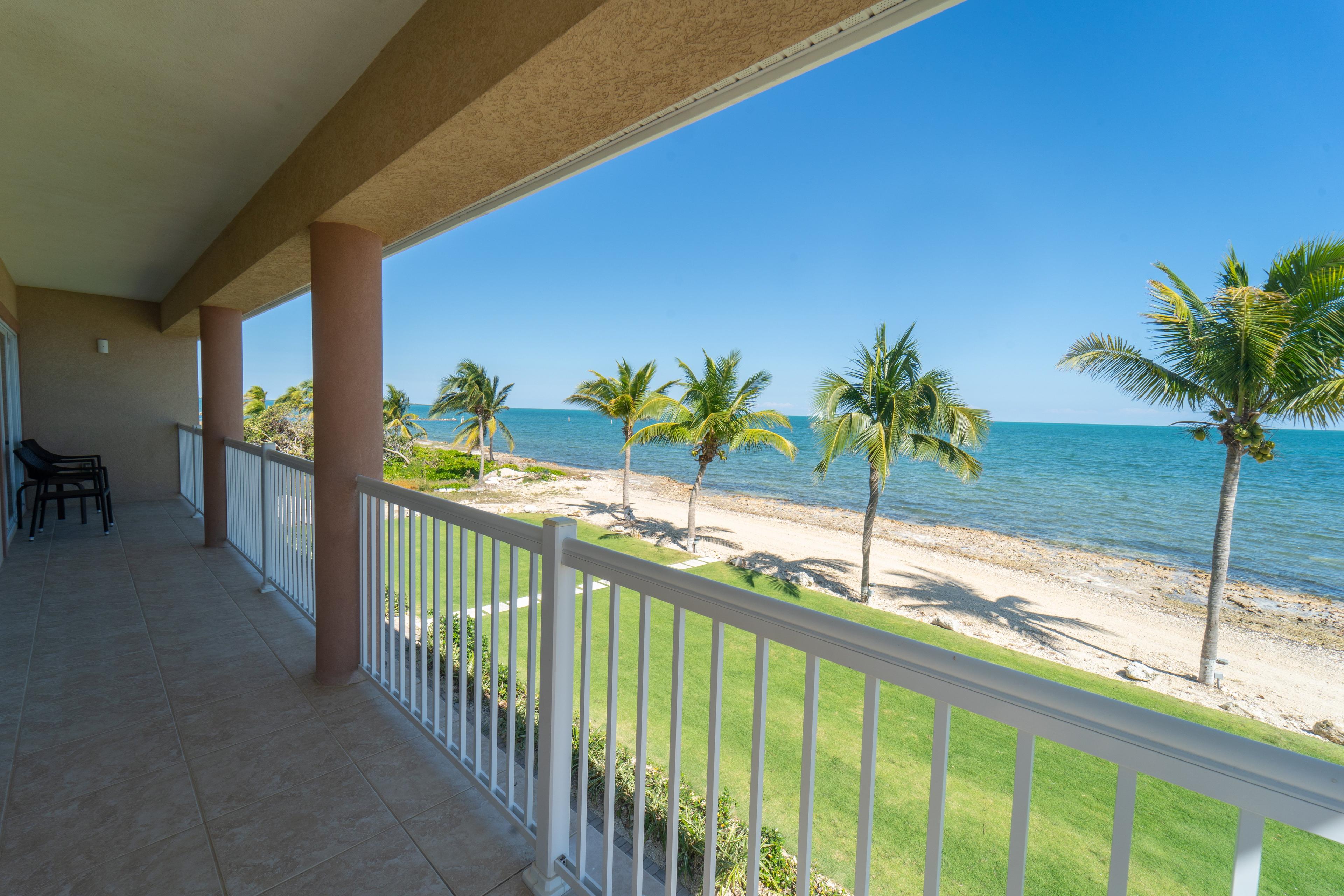 HOLIDAY INN RESORT GRAND CAYMAN BY