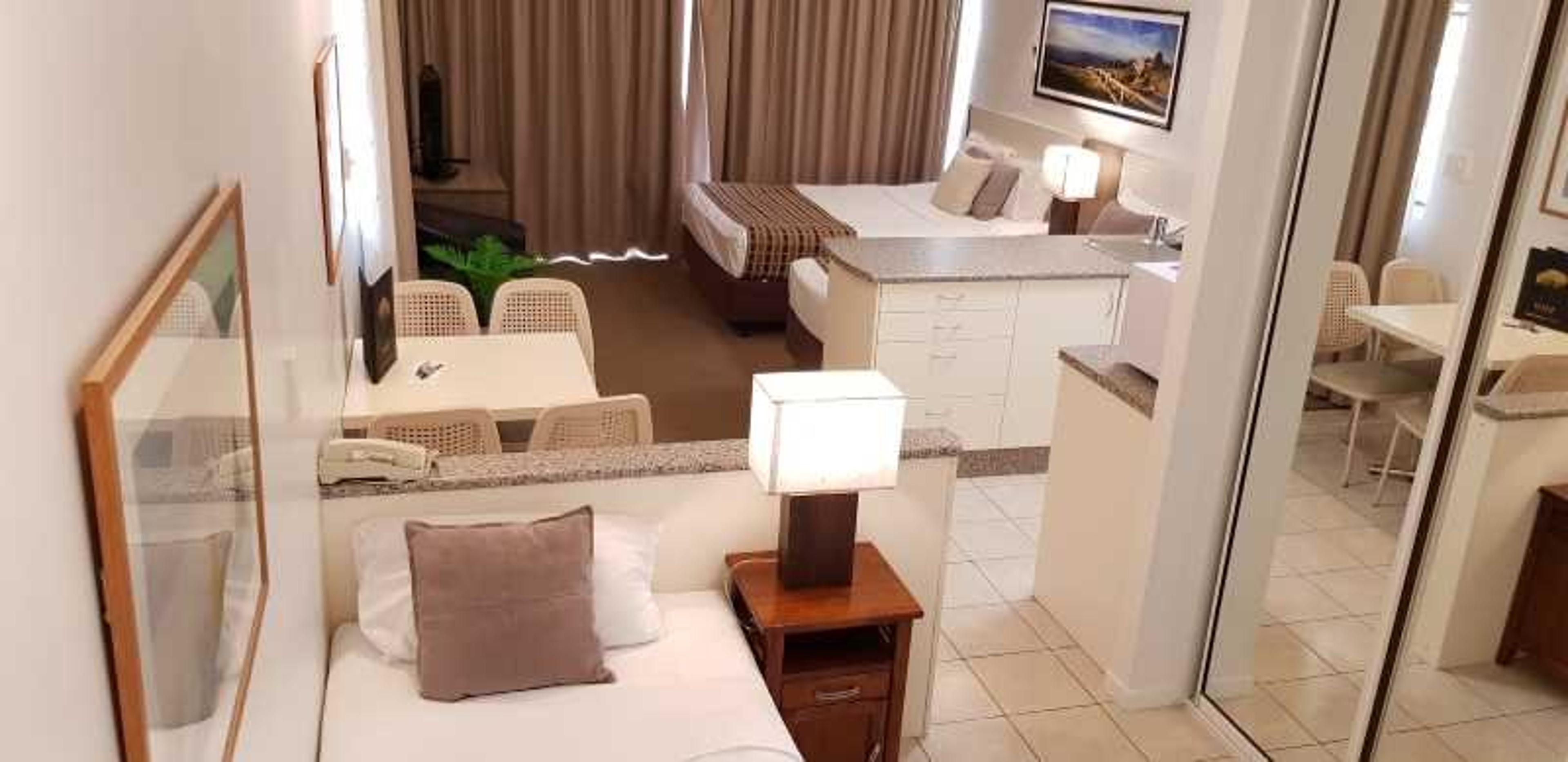 REEF PALMS MOTEL CAIRNS