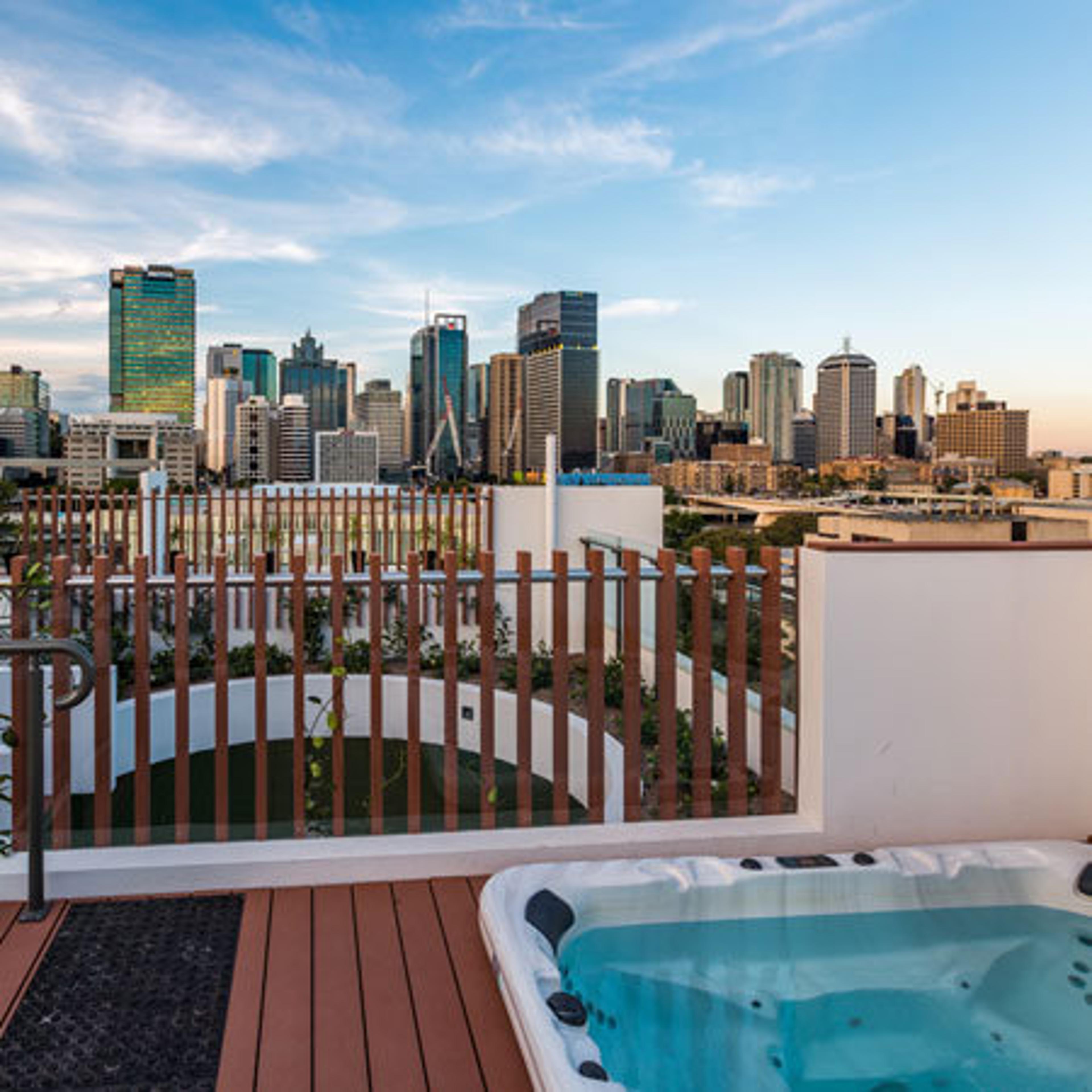 FLEET LANE APARTMENTS