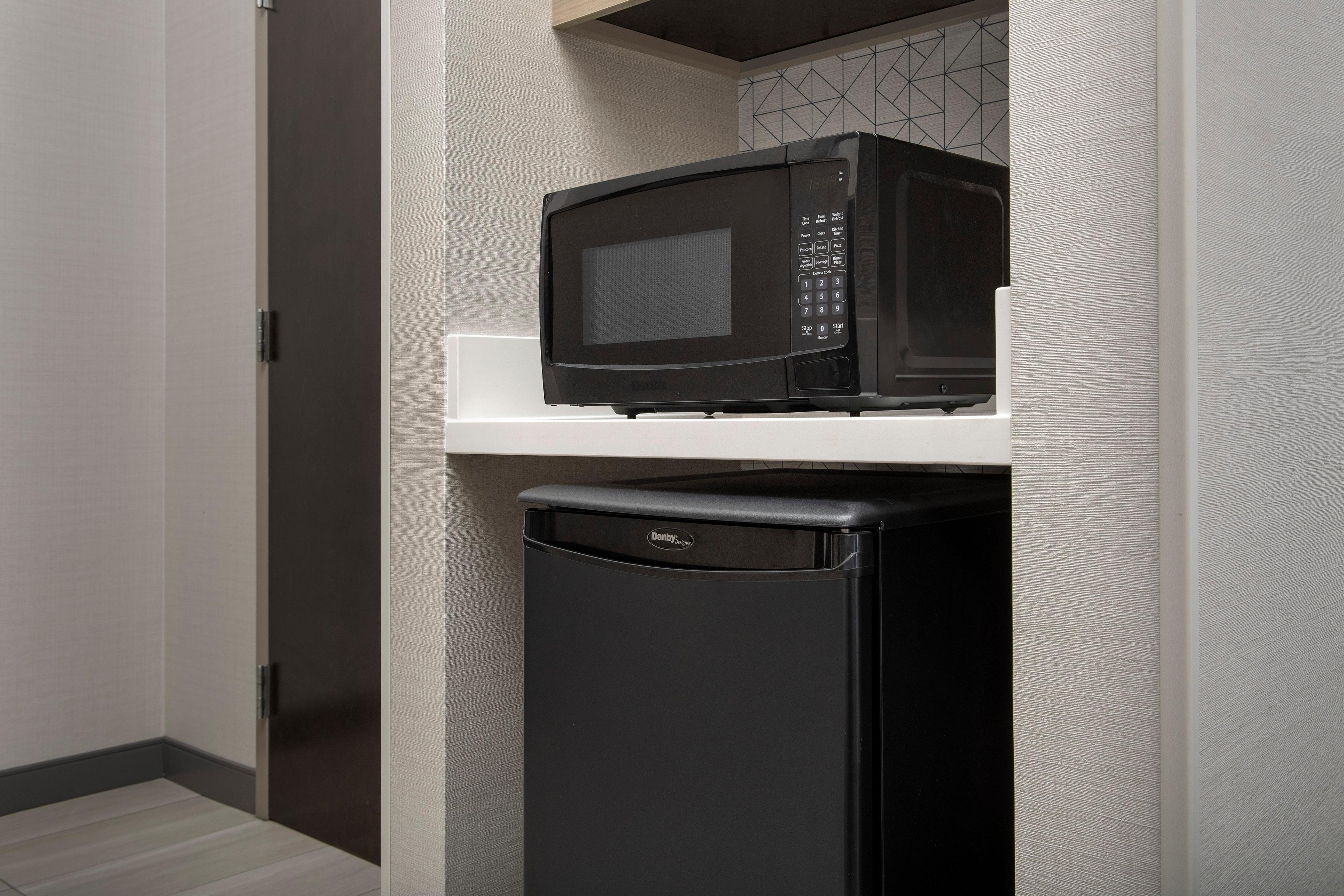 HOLIDAY INN EXP CLINTON BY IHG