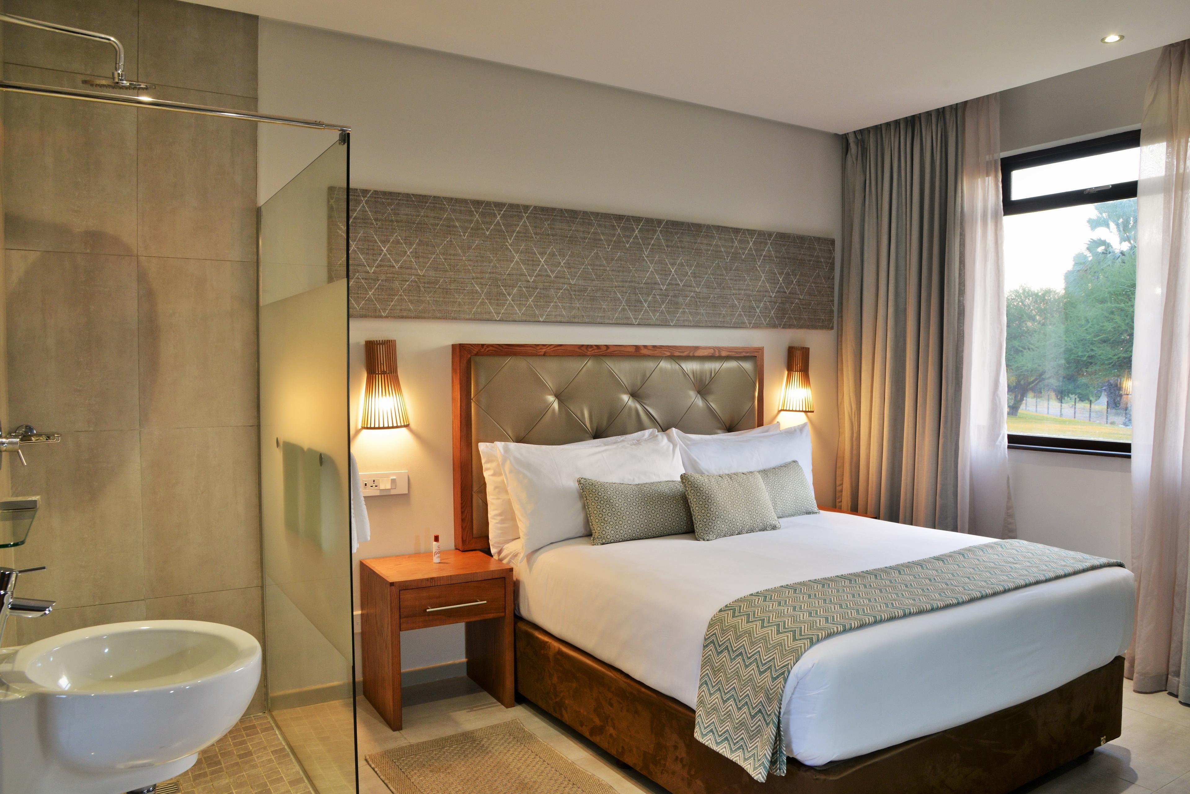 CRESTA MAUN HOTEL