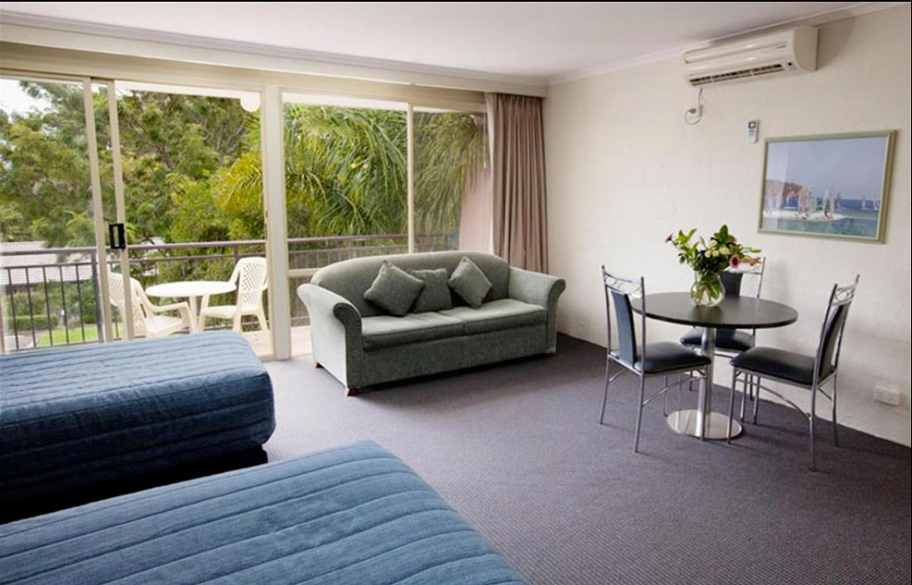 FAIRWAY MOTOR INN PAMBULA
