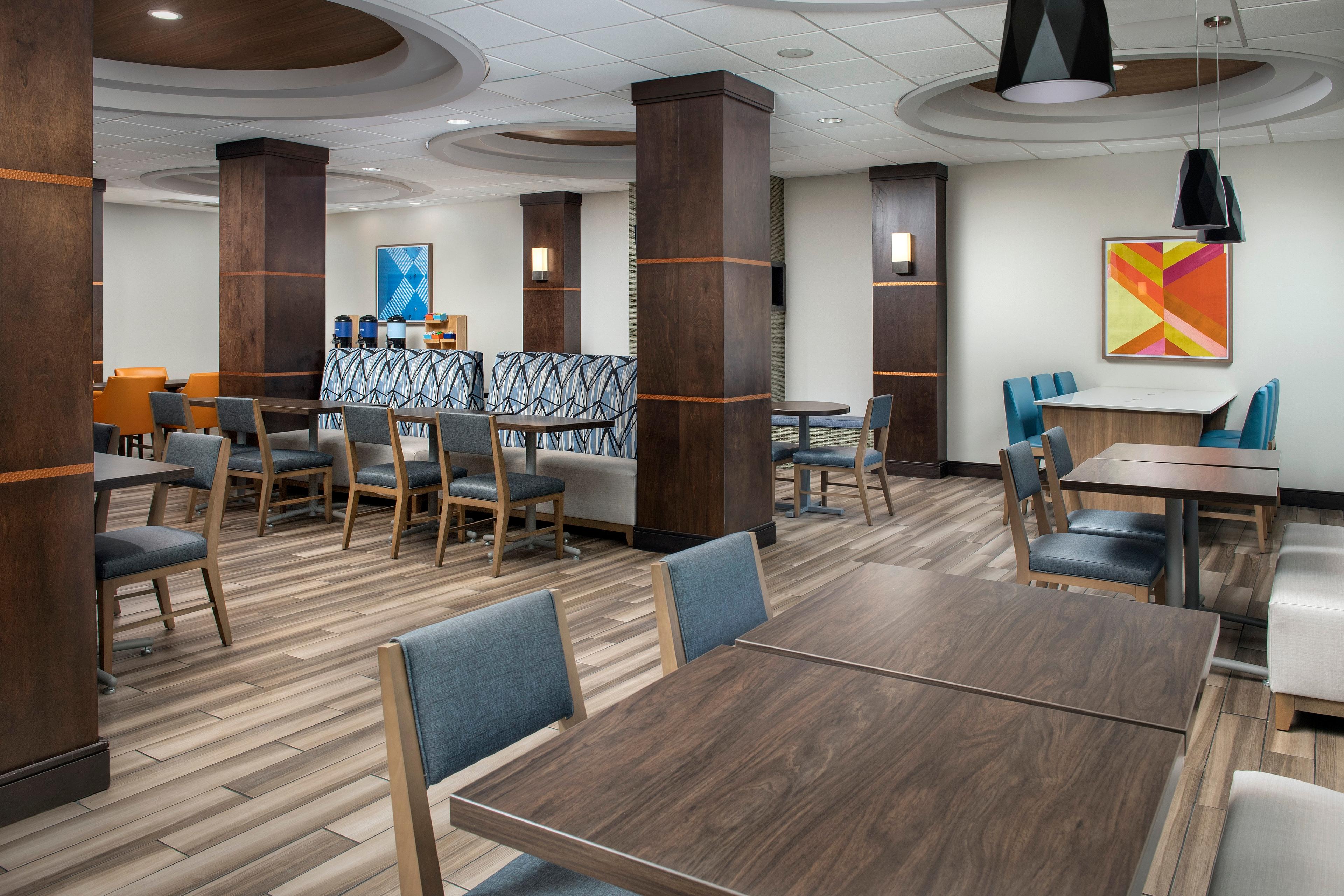 HOLIDAY INN EXP CLINTON BY IHG