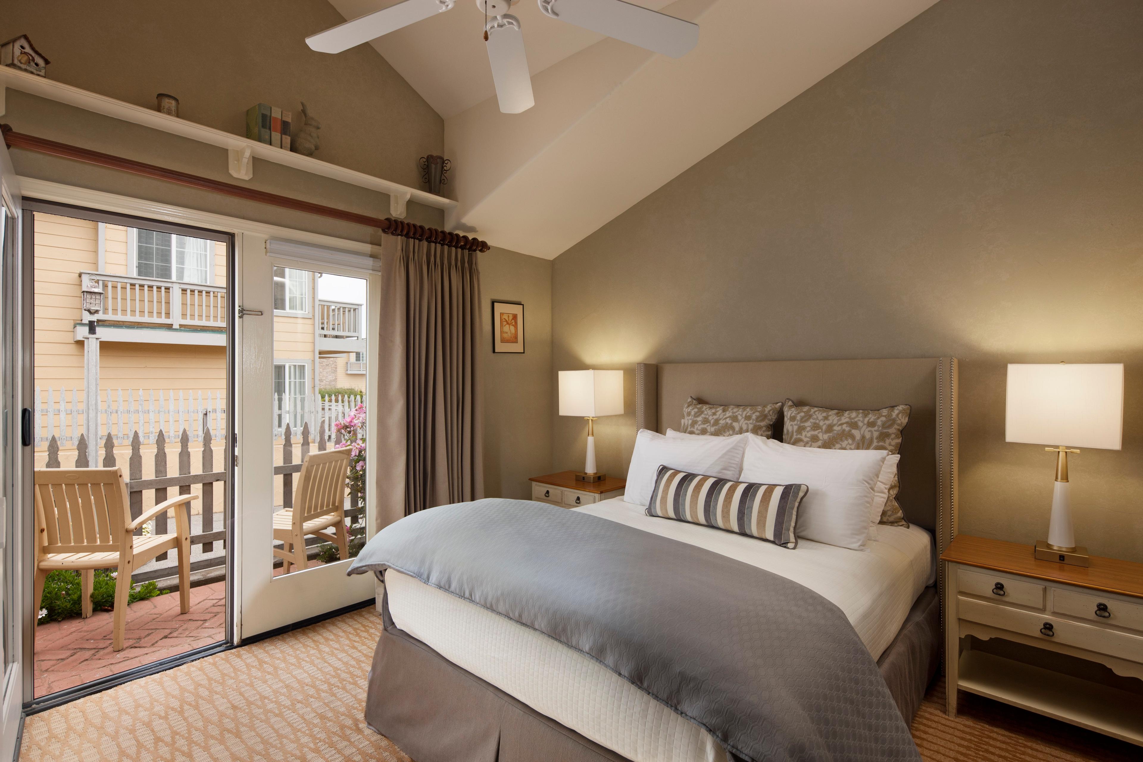Pelican Inn and Suites