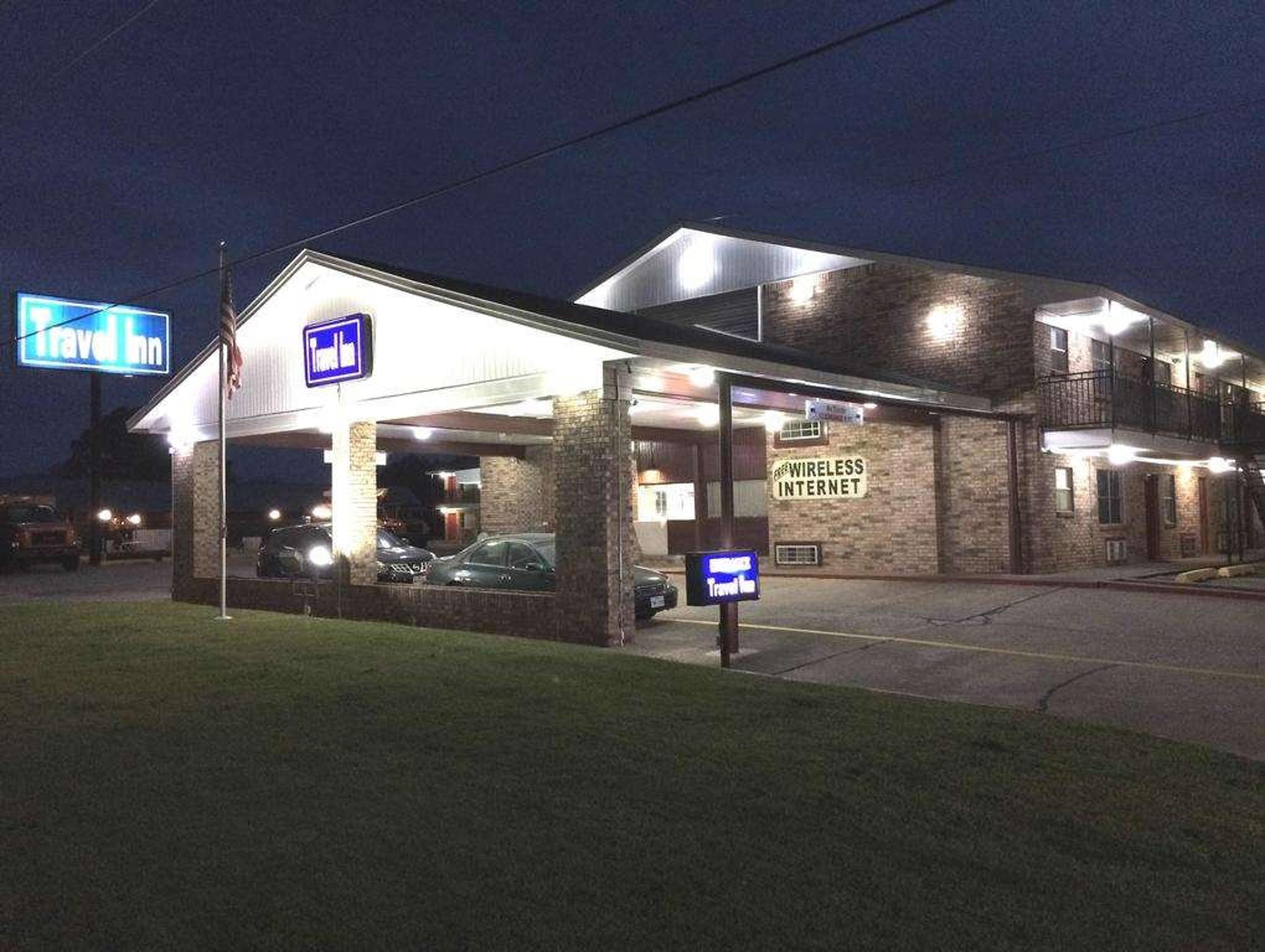 TRAVEL INN AND SUITES