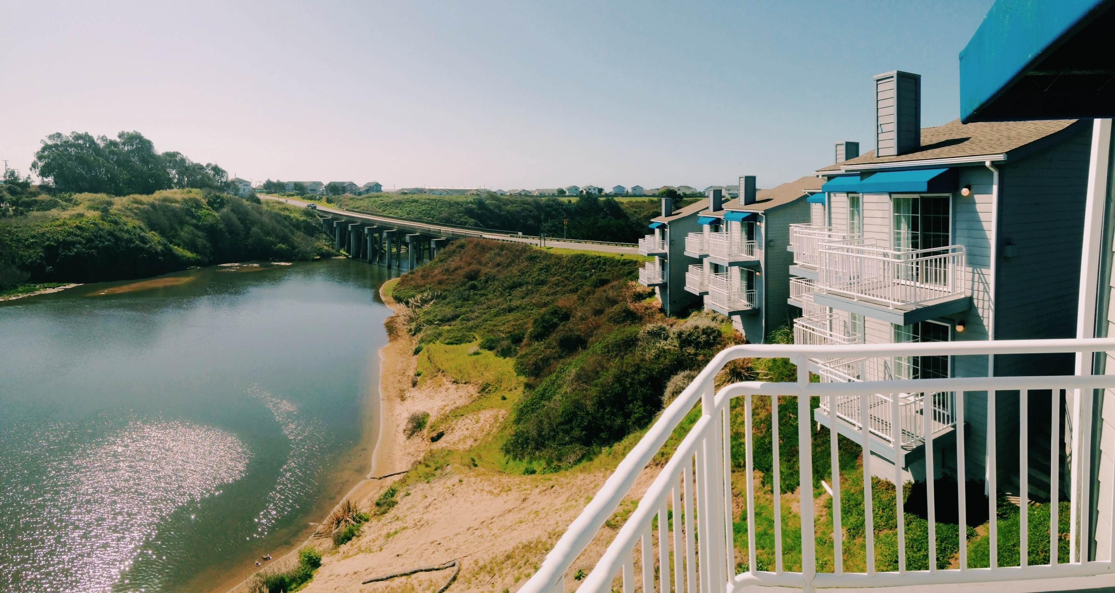 BEACH HOUSE INN