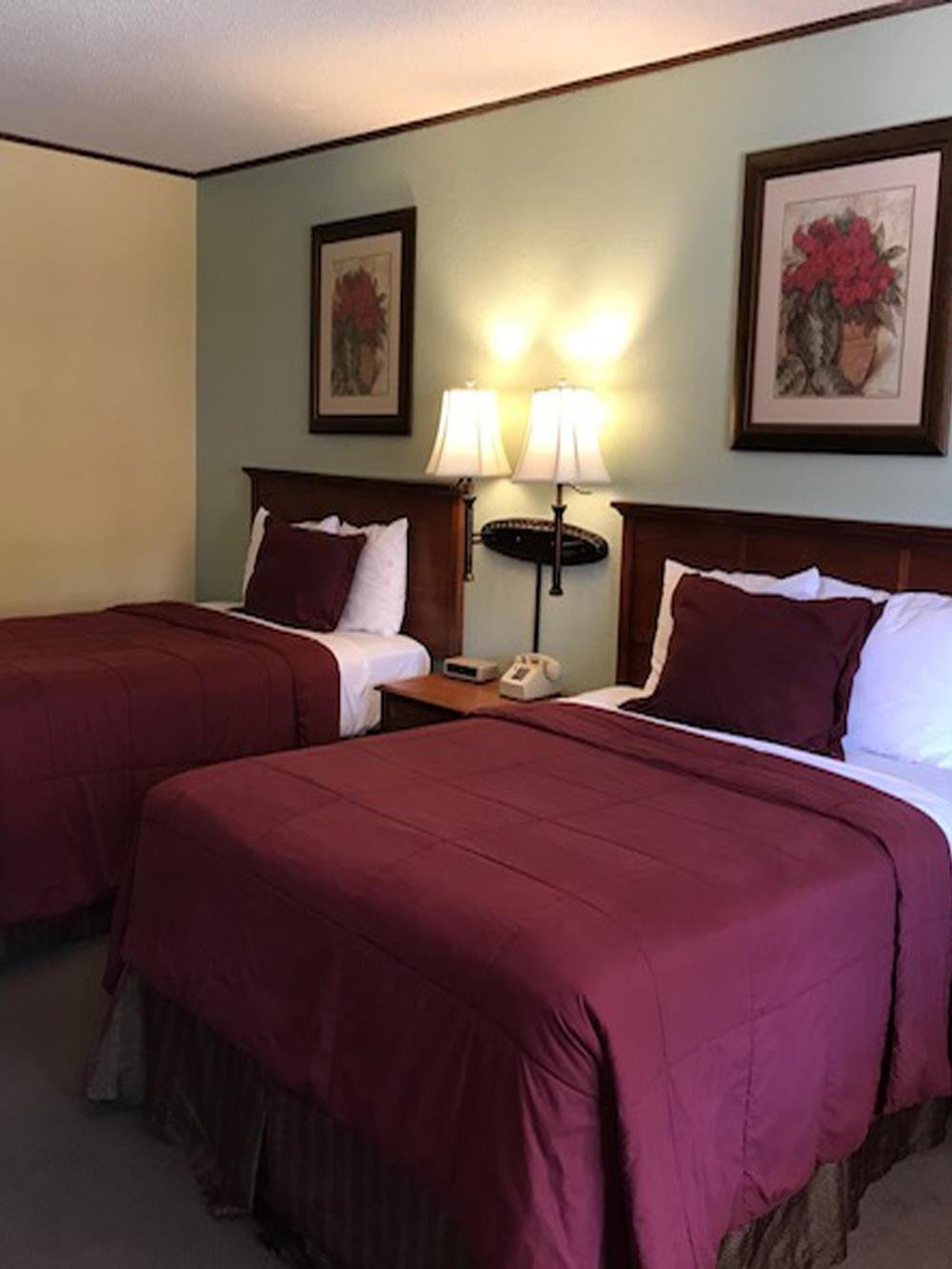 WESTERN HOLIDAY LODGE