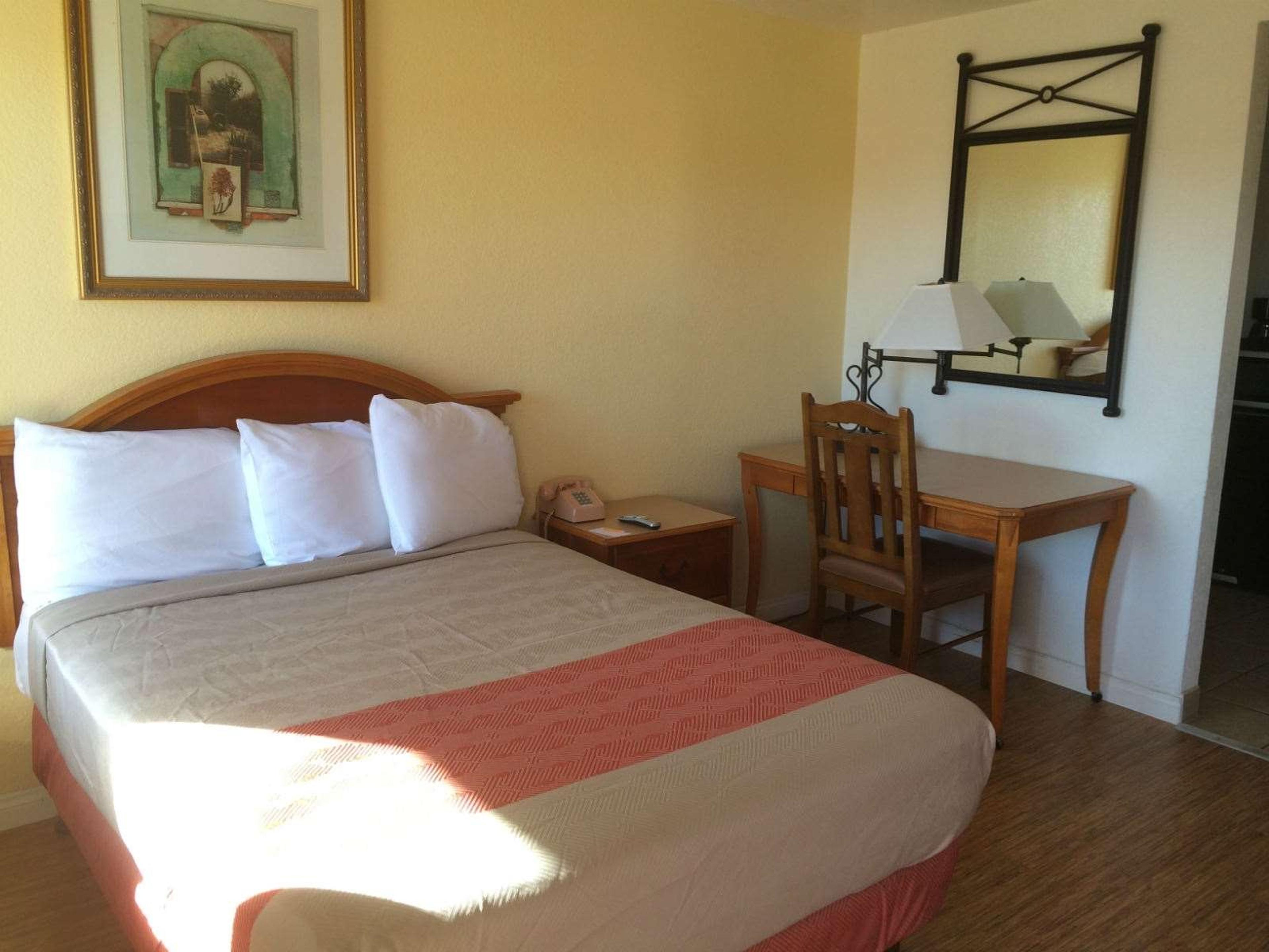 Vagabond Inn - Hemet