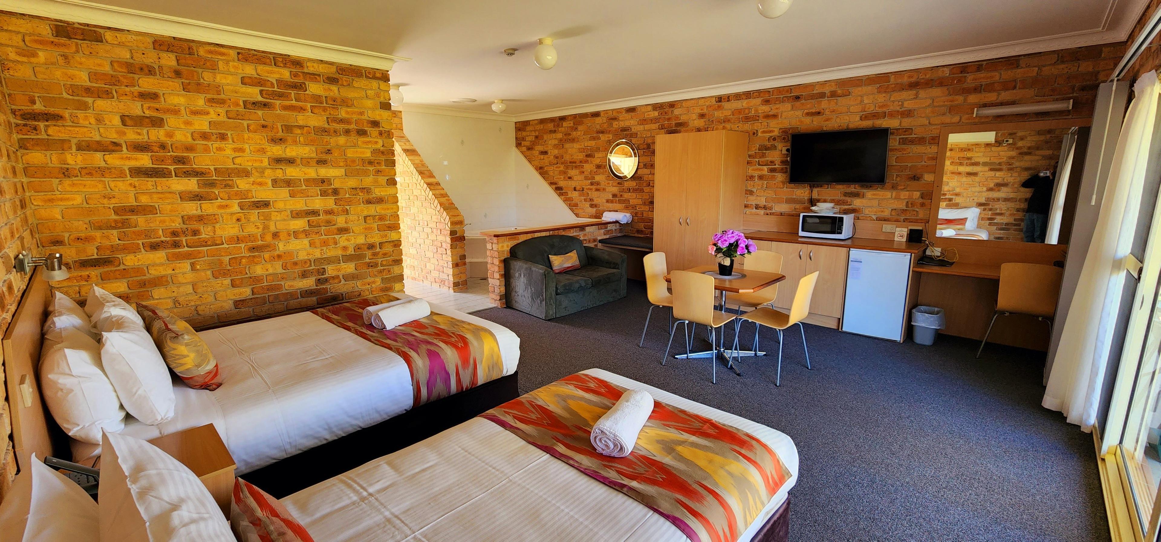 GOLF CLUB MOTOR INN WINGHAM