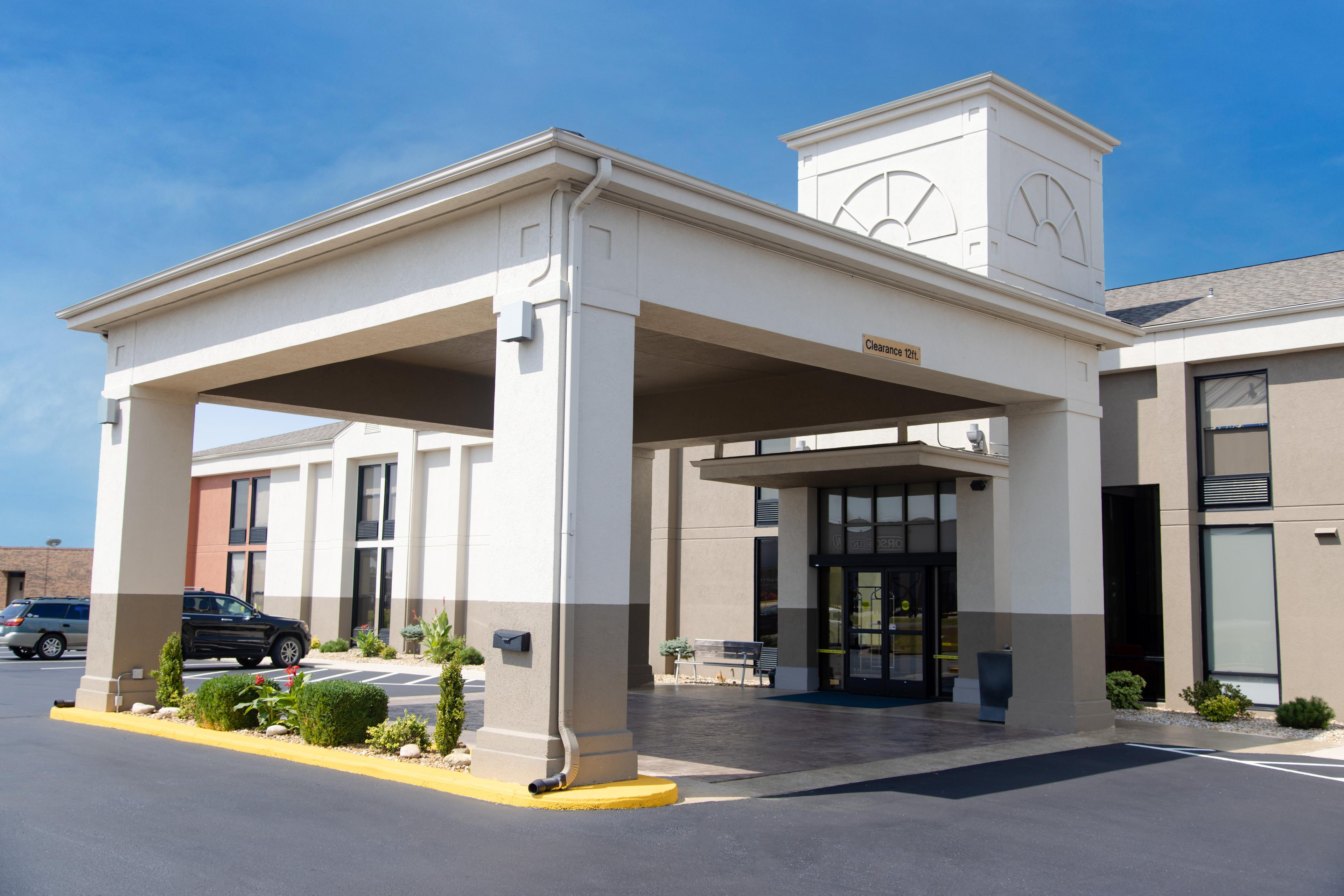 HOLIDAY INN EXPRESS BY IHG