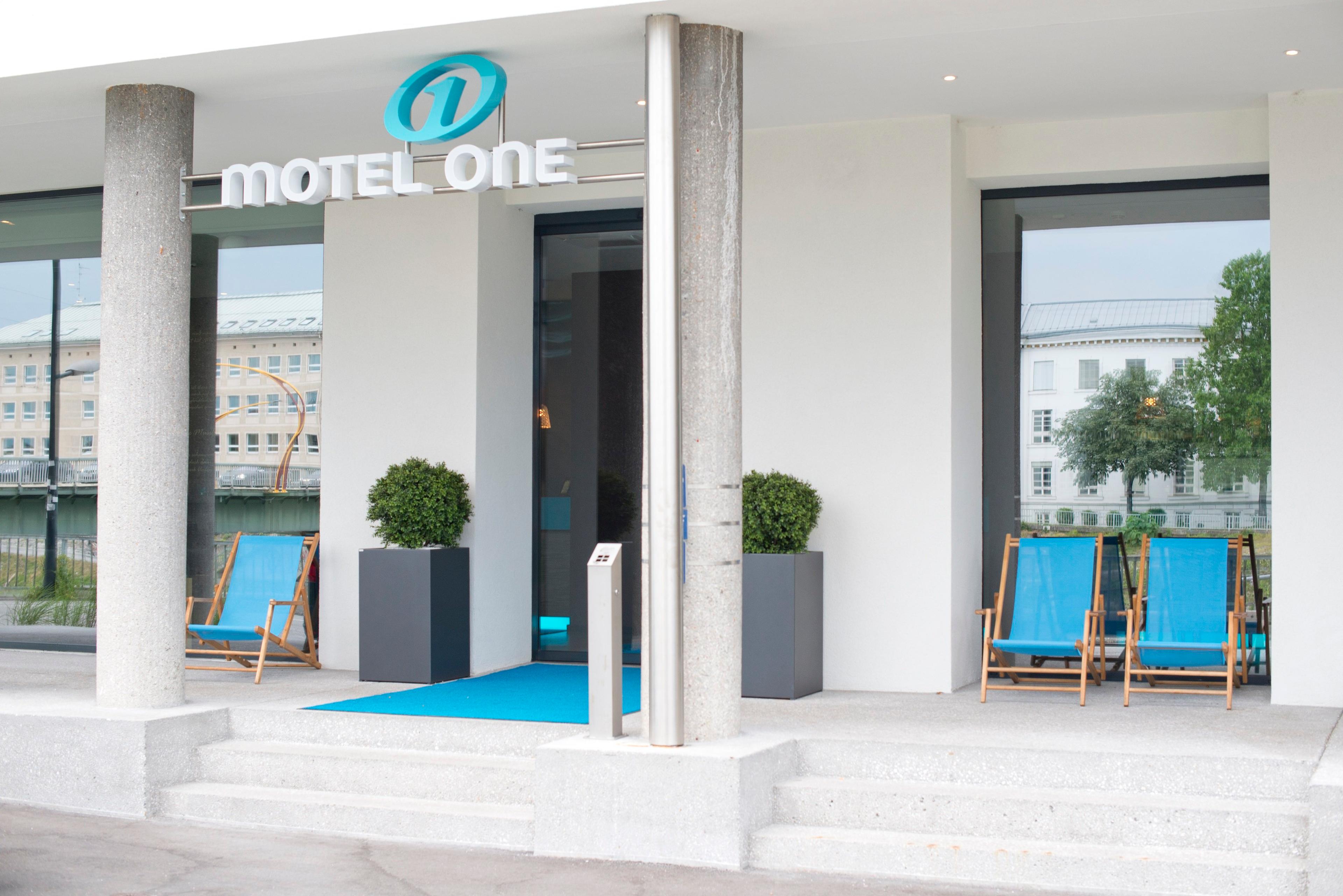 MOTEL ONE SALZBURG-MIRABELL