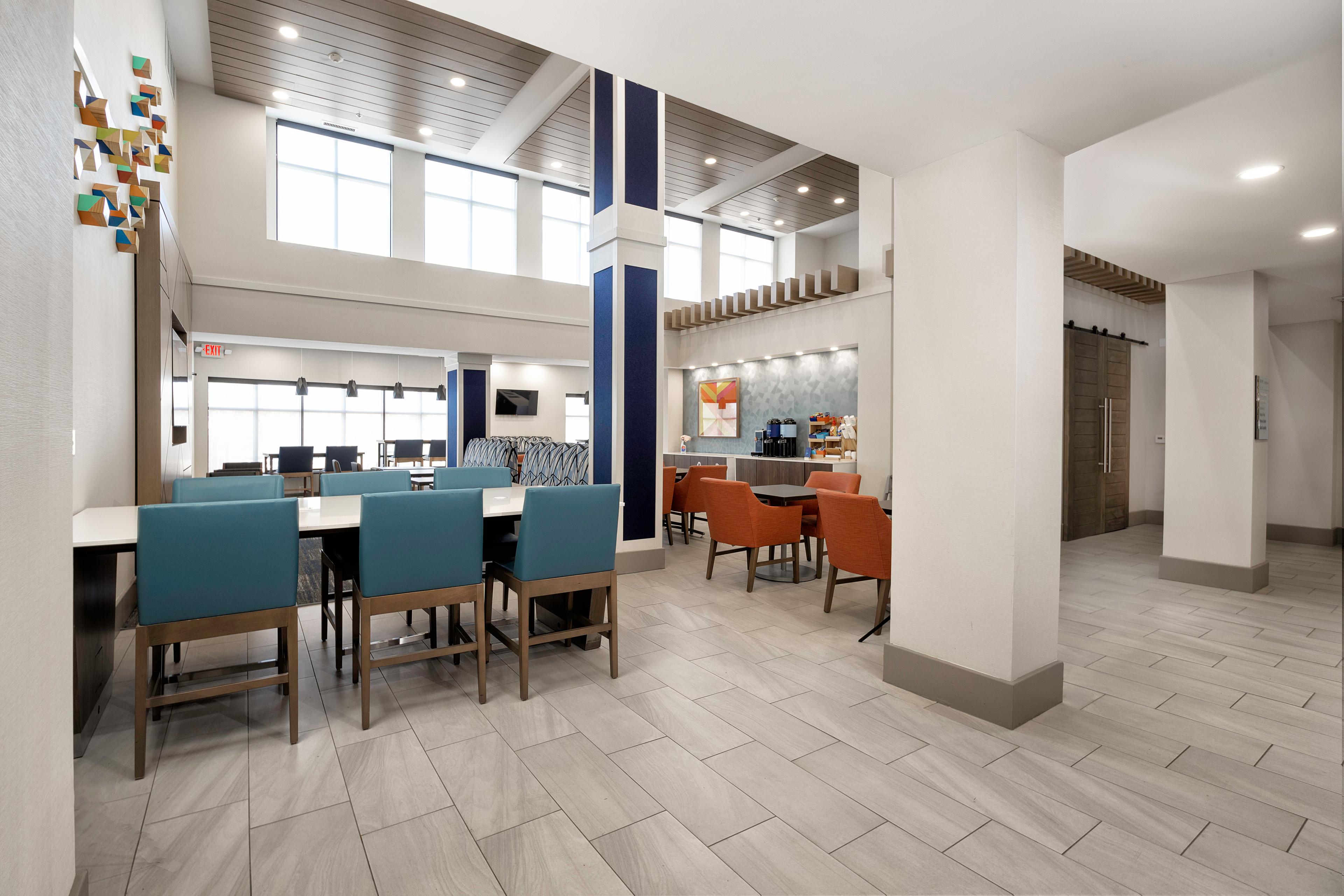 HOLIDAY INN EXP STES FESTUS S BY IH