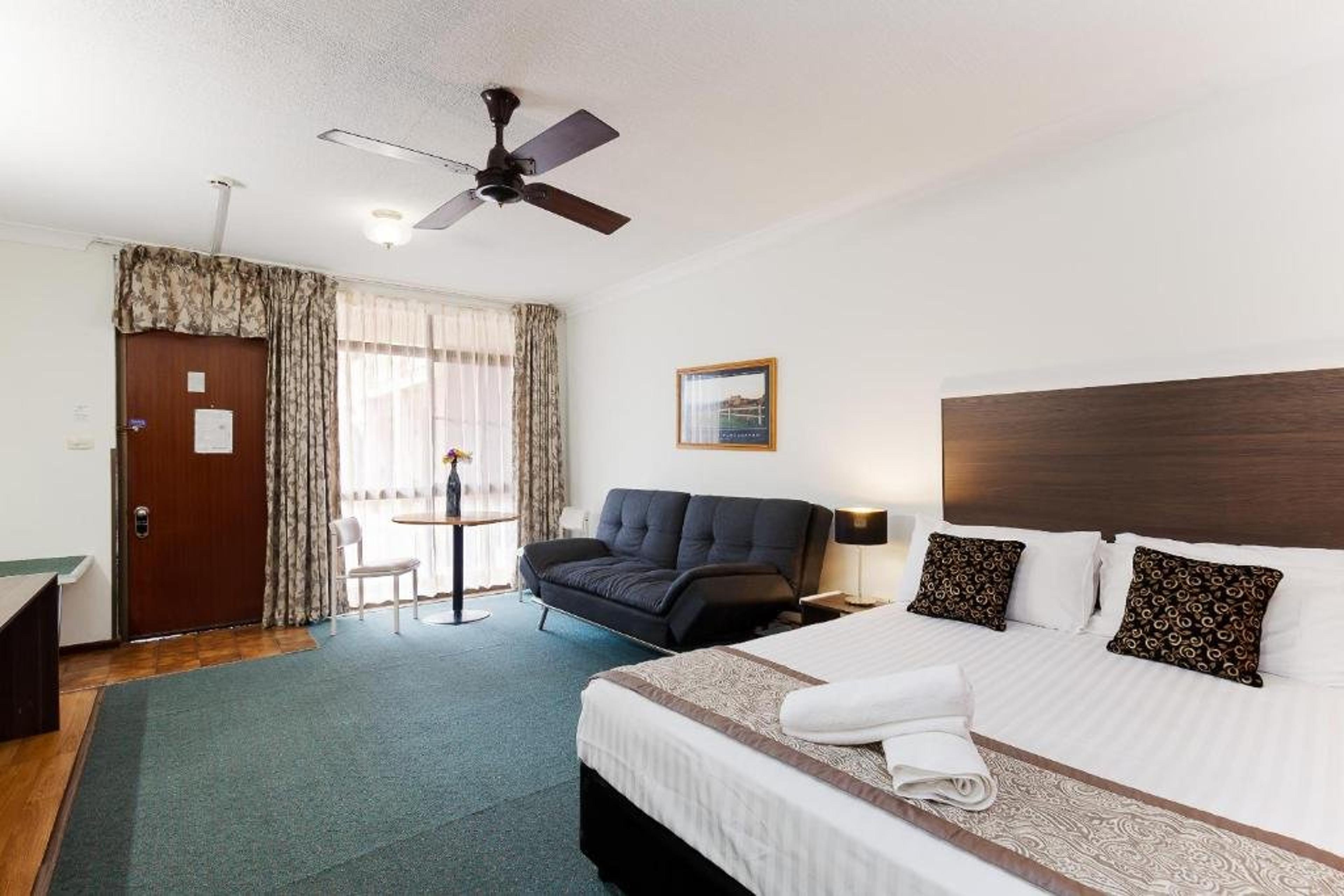 CUMBERLAND MOTOR INN