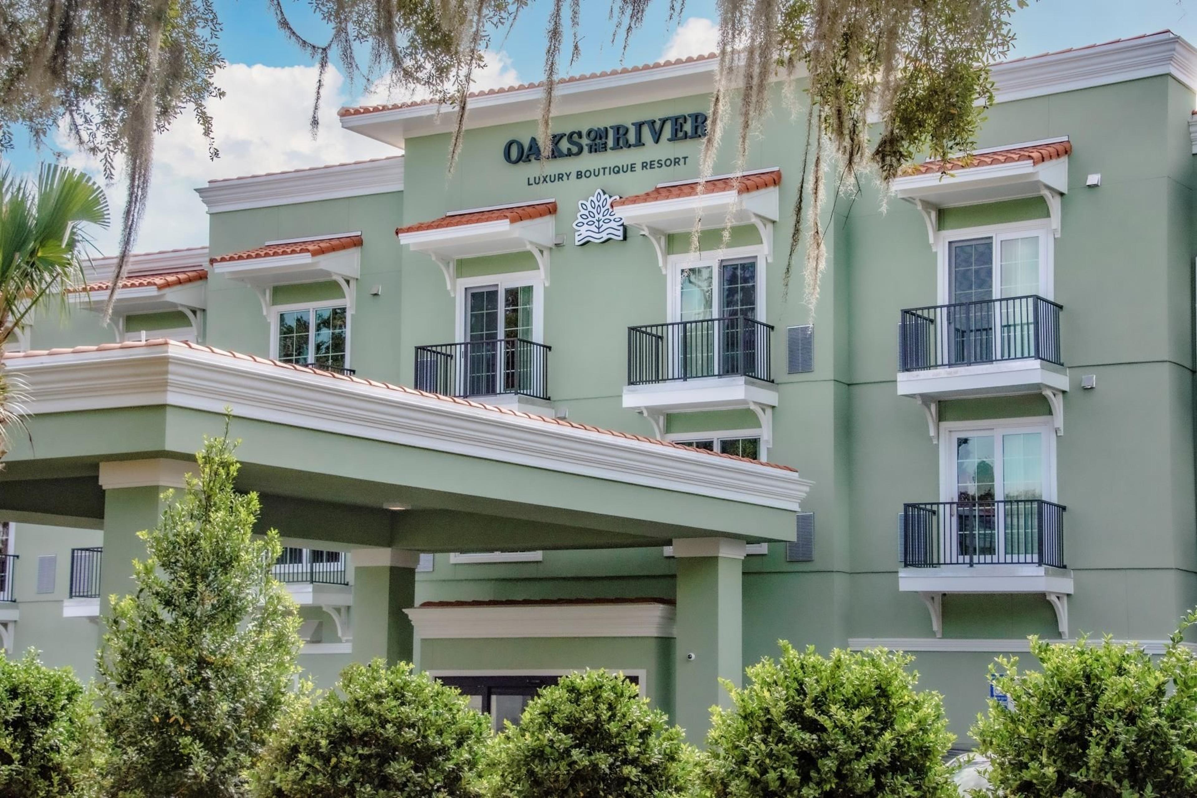 OAKS ON THE RIVER RESORT