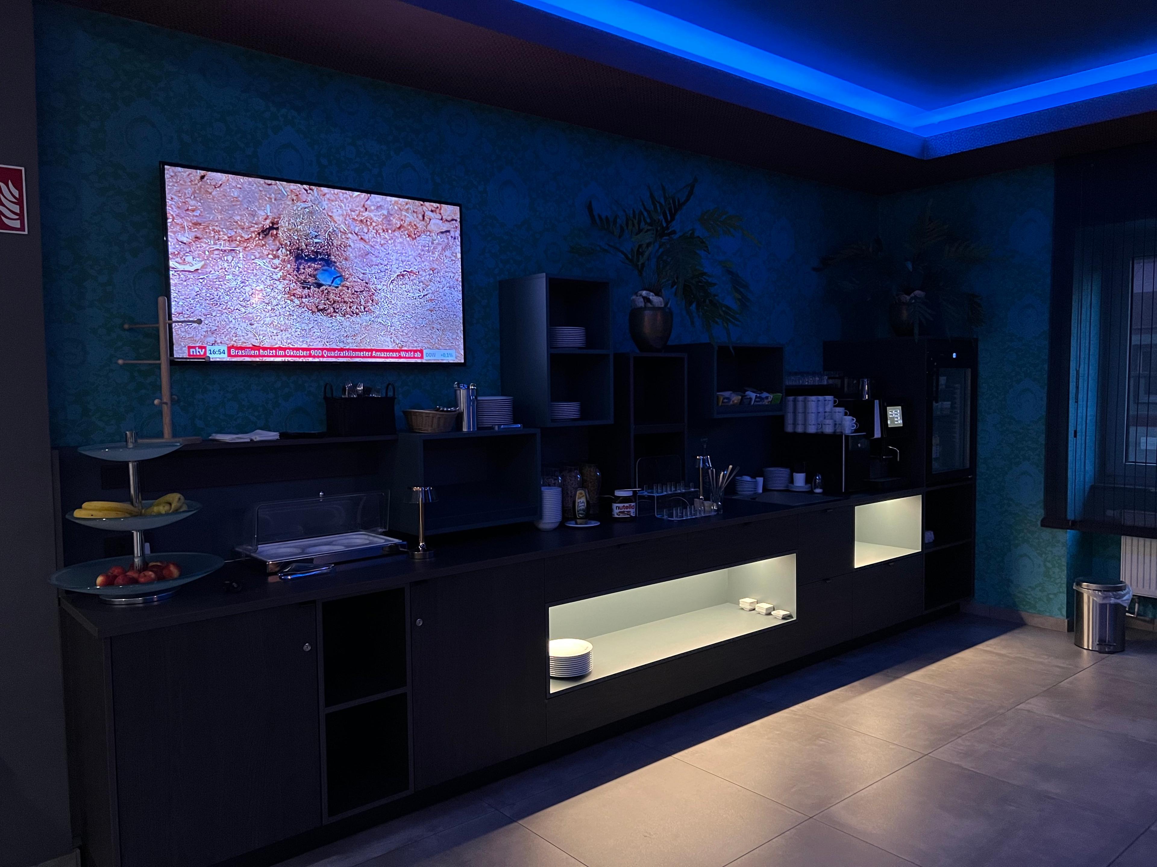 HOTEL ATTACHE