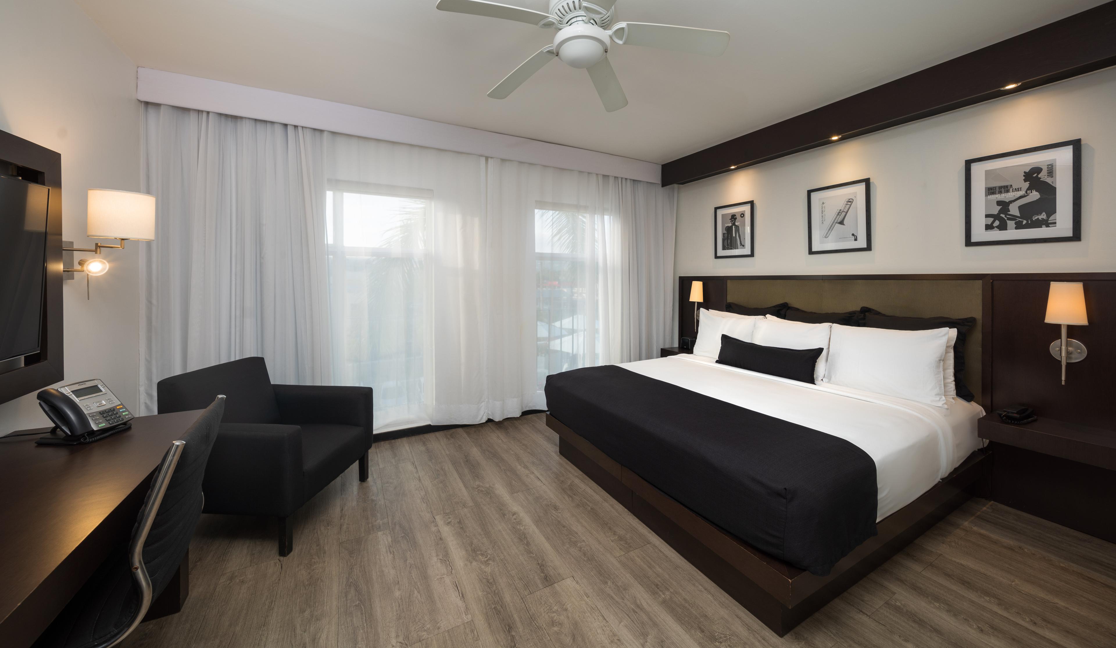S HOTEL KINGSTON