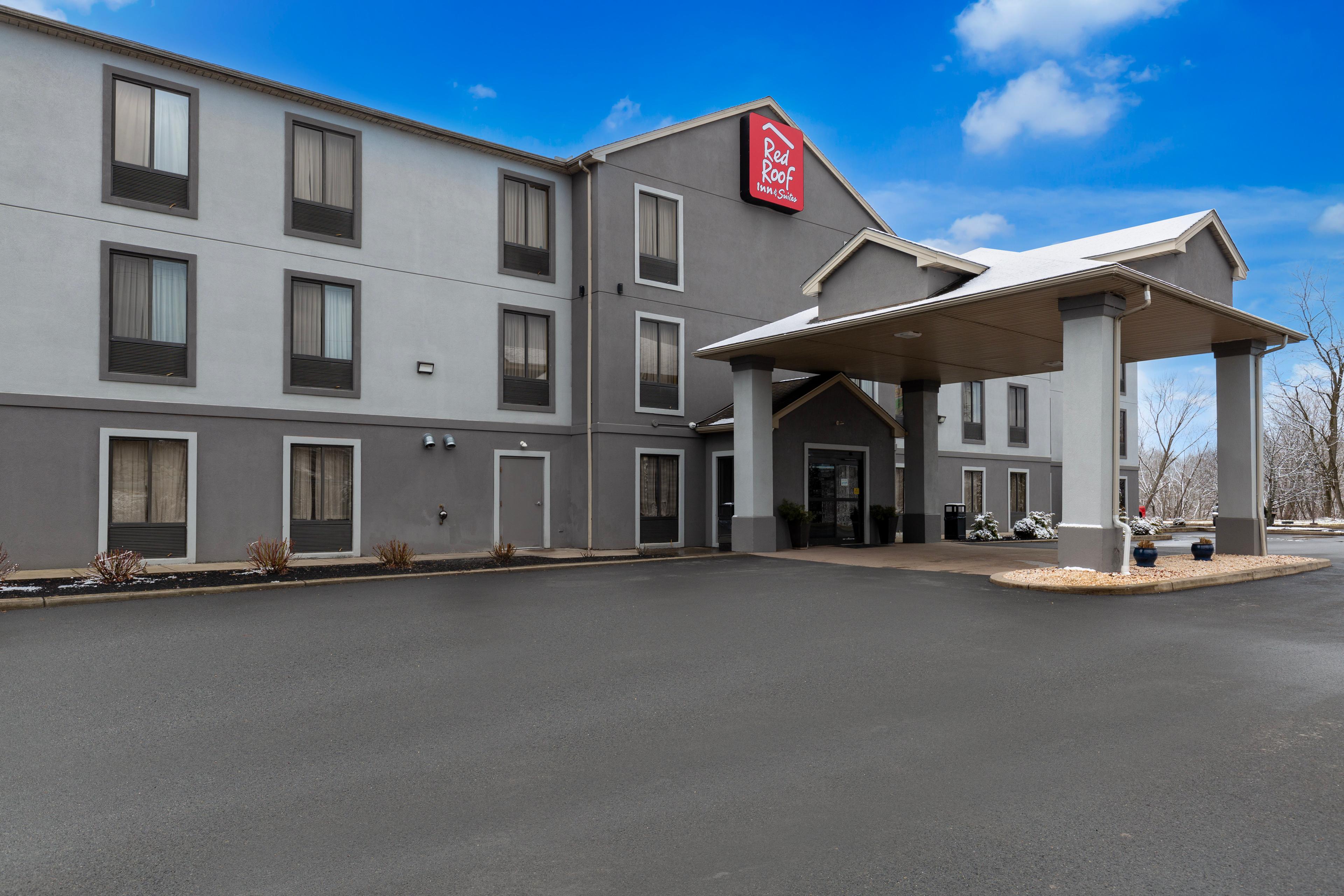 RED ROOF INN AND SUITES BLOOMSBURG