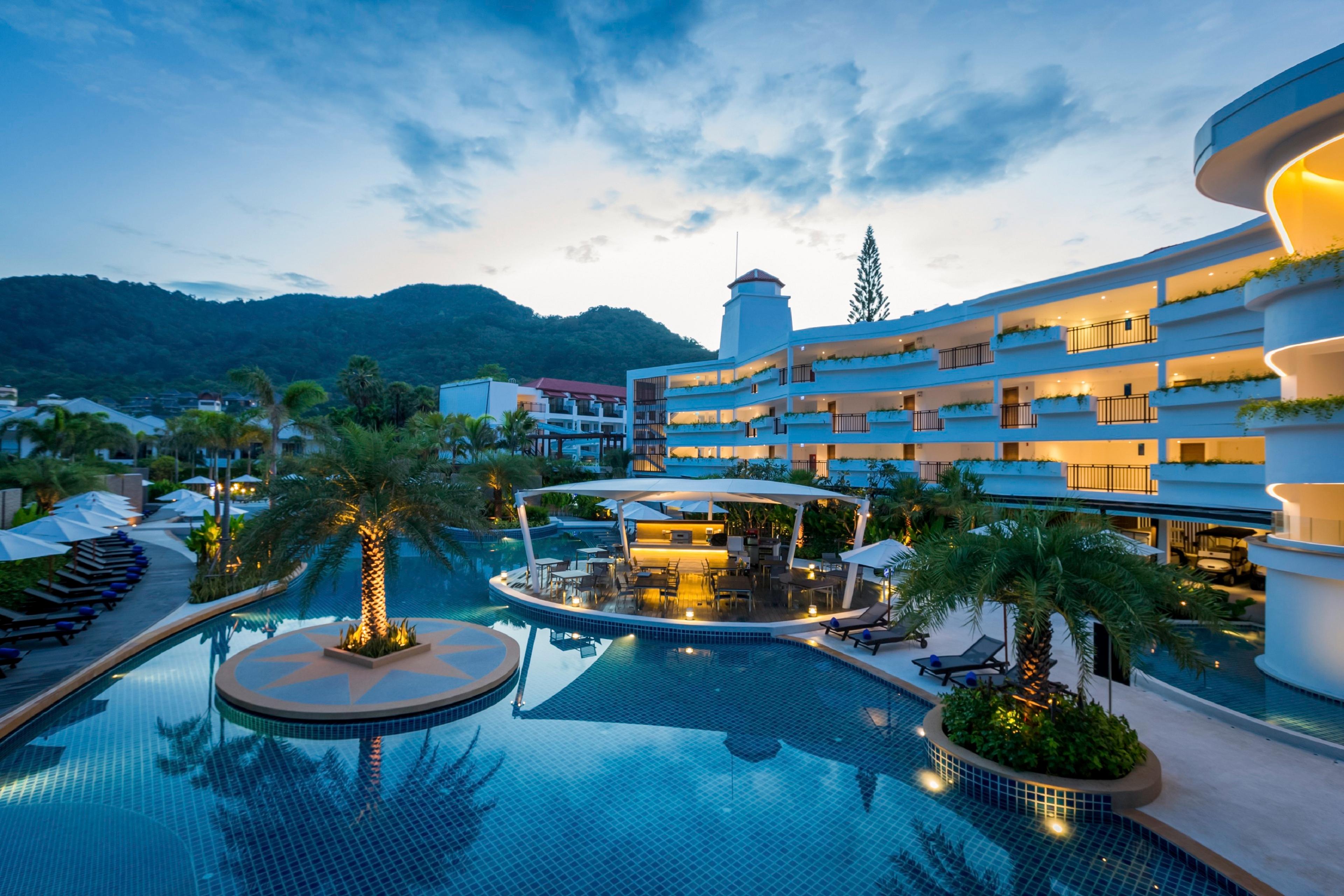 HOLIDAY INN RESORT KARON BEACH BY I