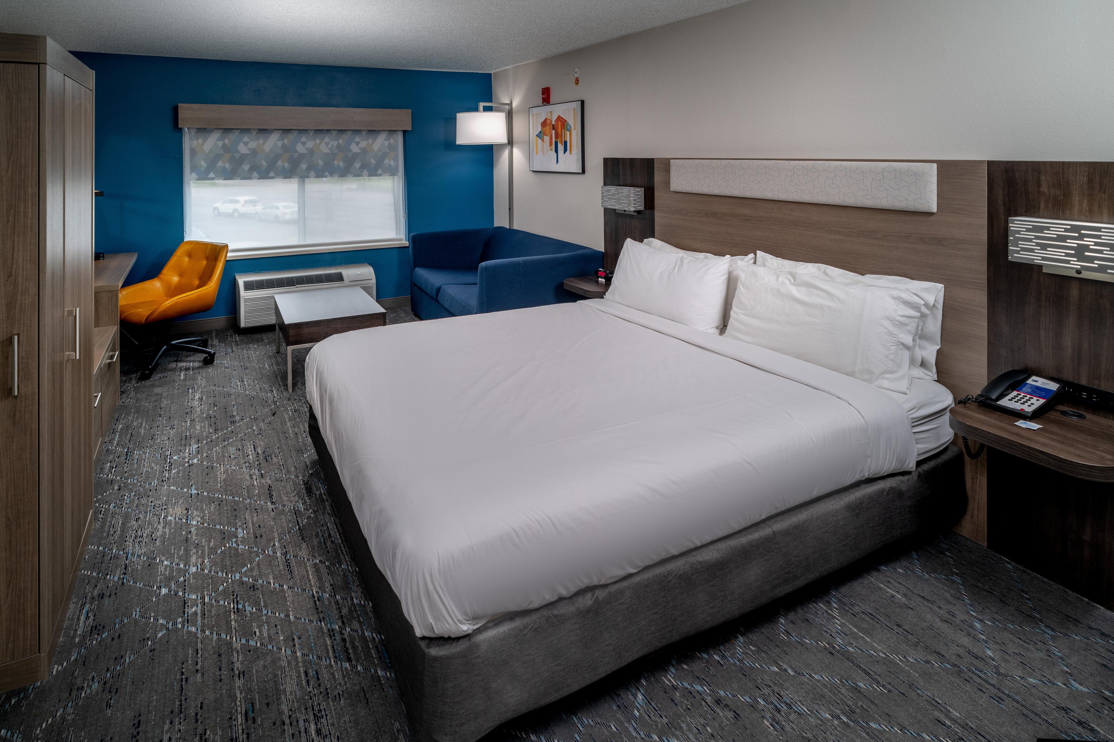 HOLIDAY INN EXPRESS SOUTH BY IHG