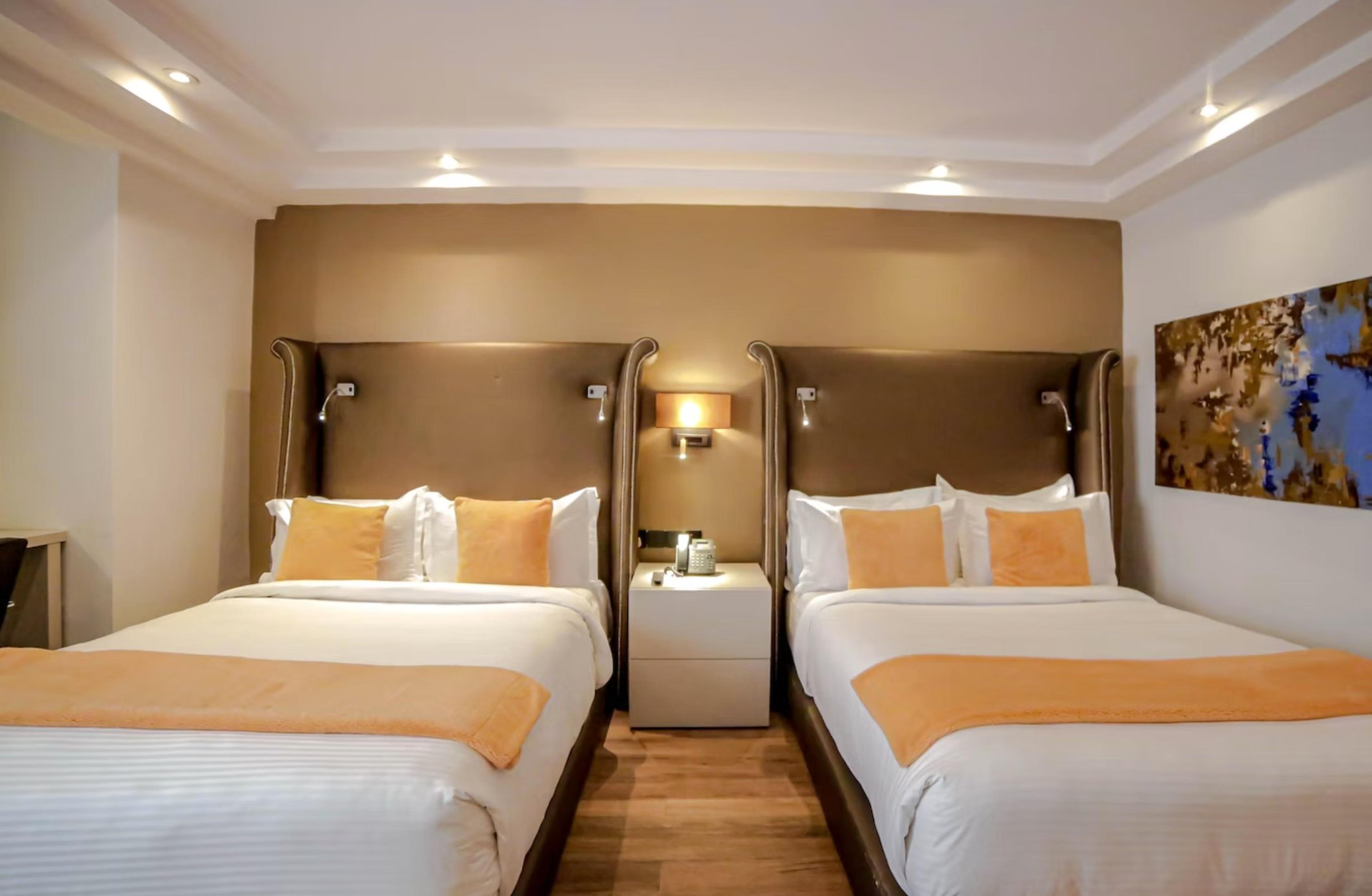 VICTORIA CROWN PLAZA HOTEL