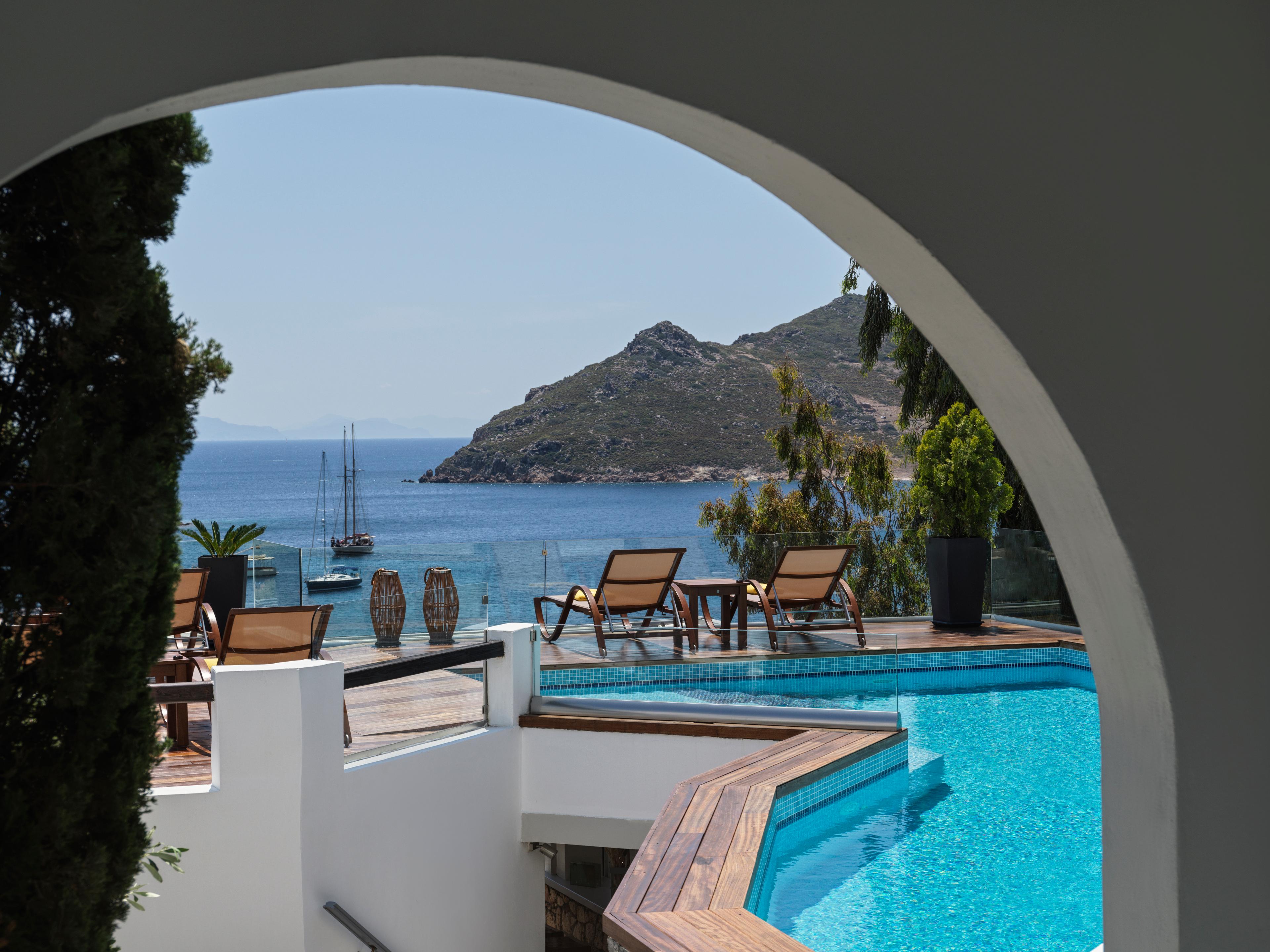 Petra Hotel and Suites
