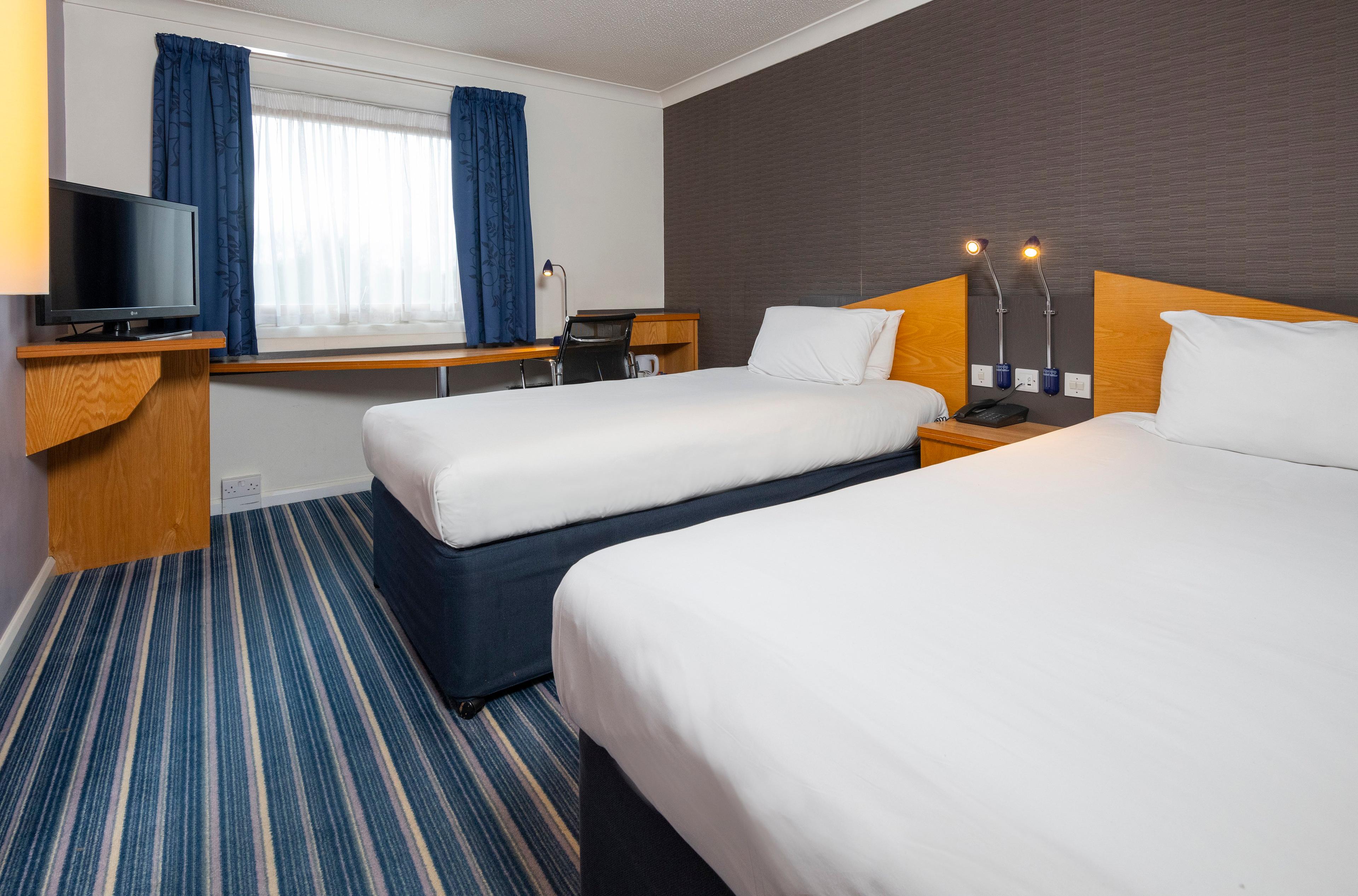HOLIDAY INN EXP CHINGFORD BY IHG
