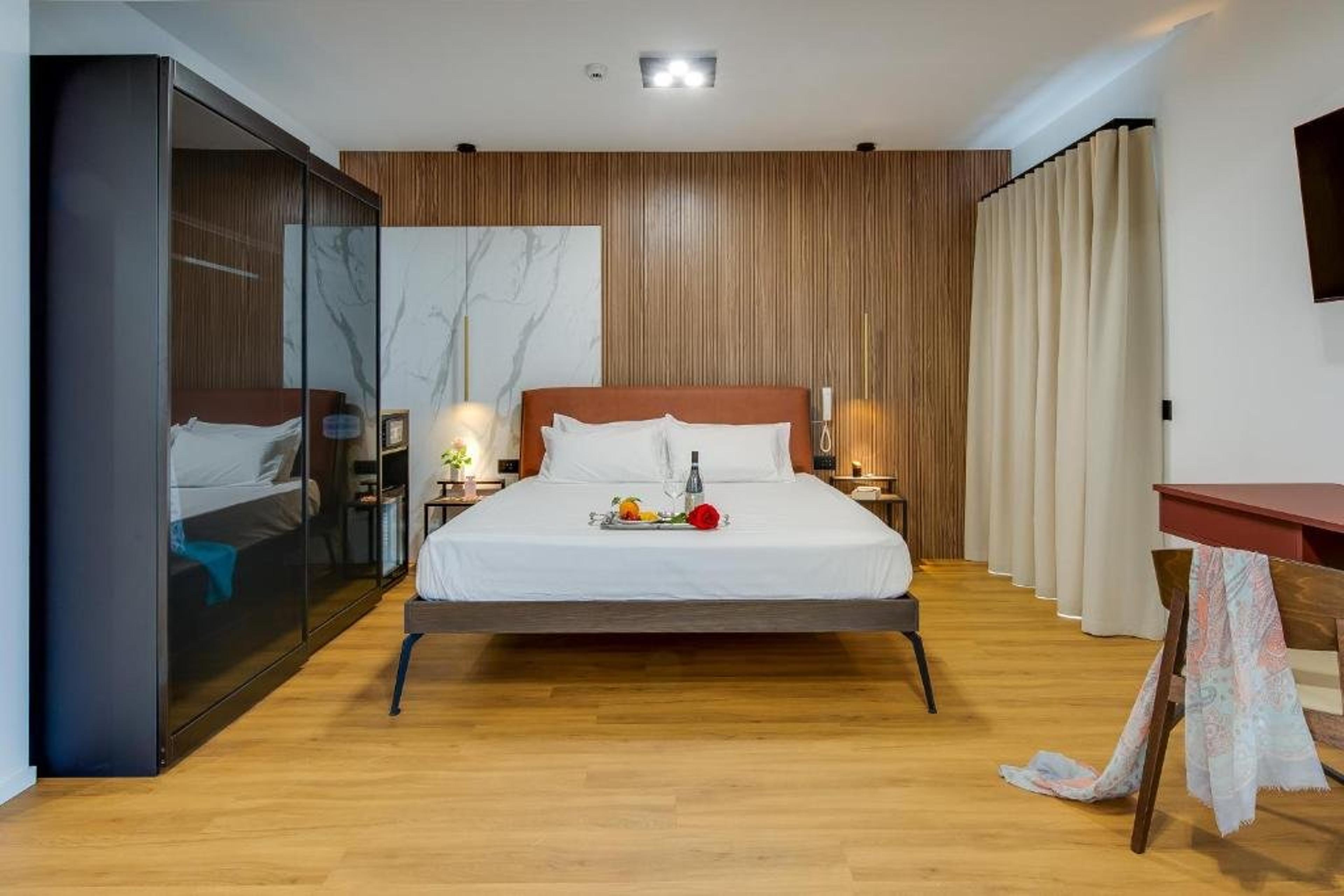 ROCCAREGINA HOTEL