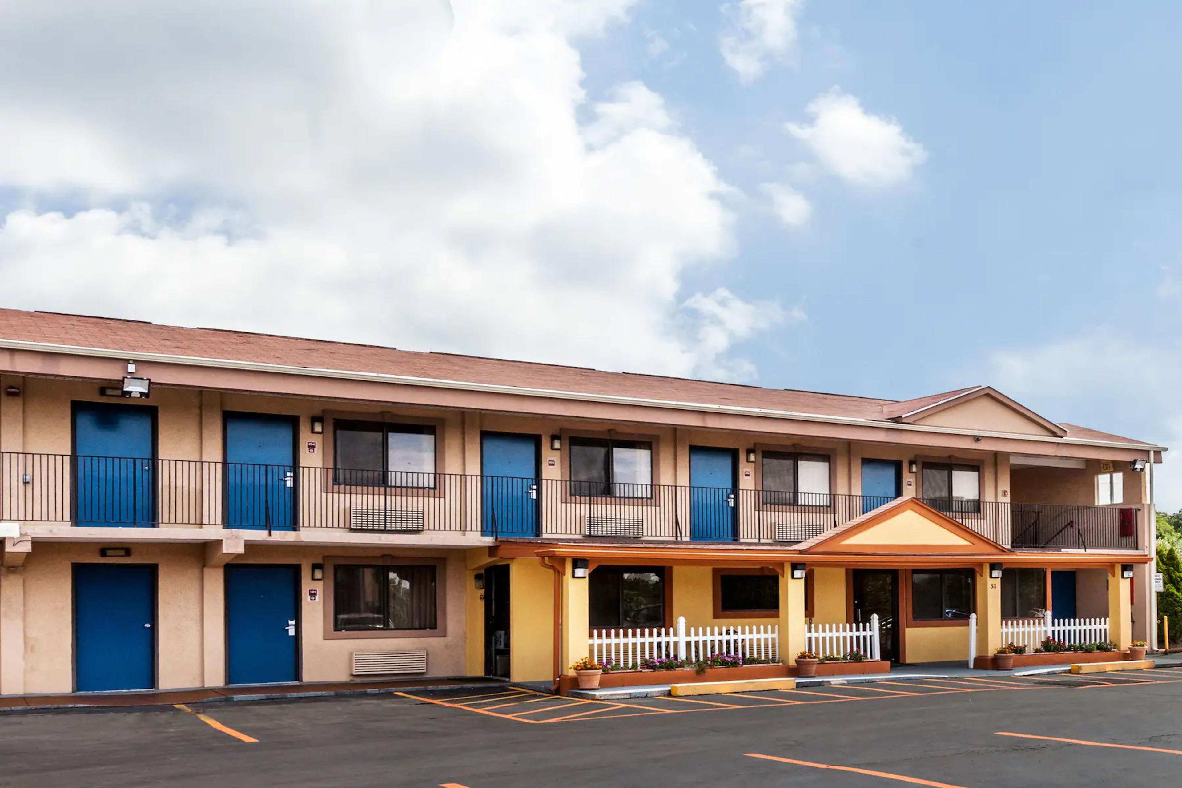 RED CARPET INN ELKTON NEWARK
