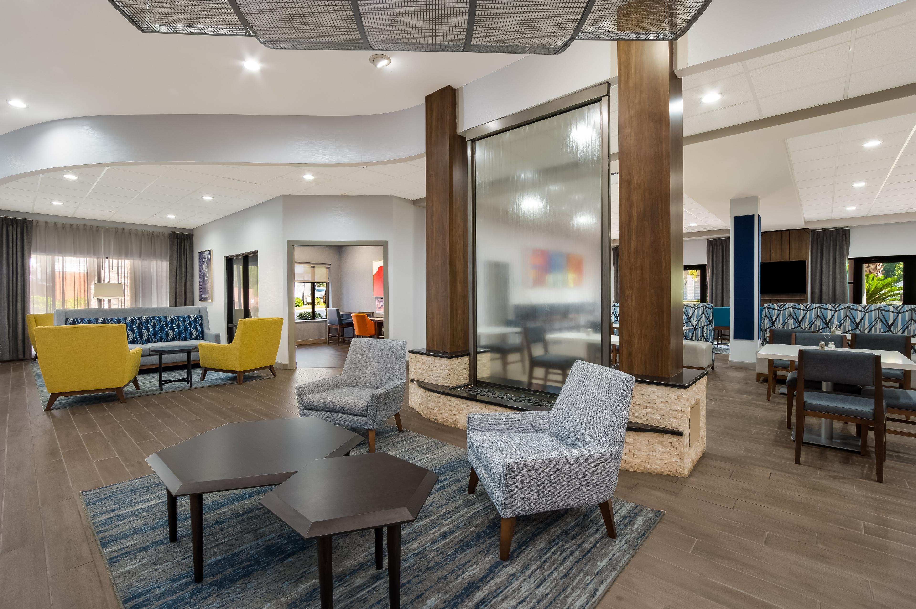 HOLIDAY INN EXP LEXINGTON BY IHG