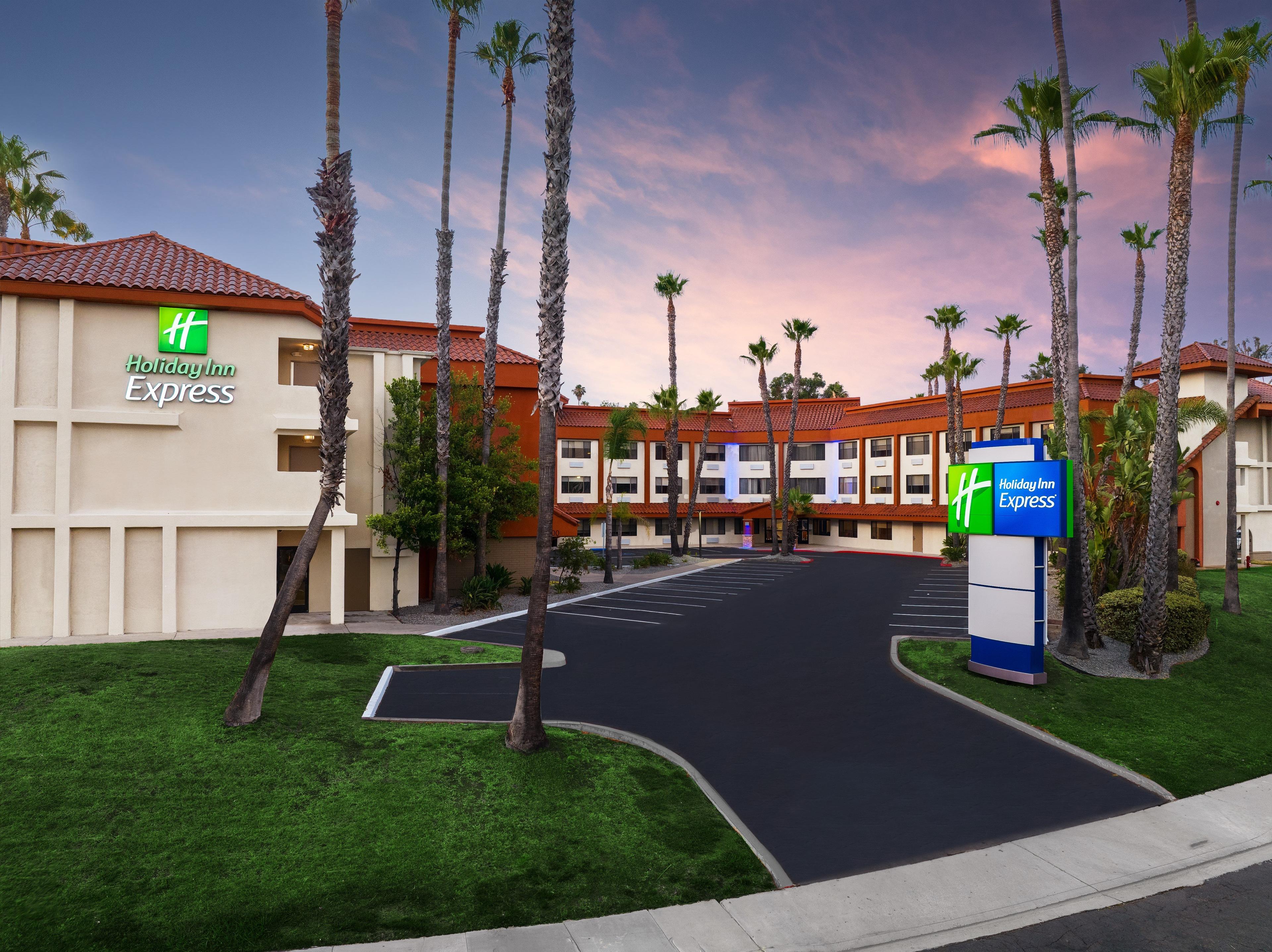 HOLIDAY INN EXP LA MESA BY IHG