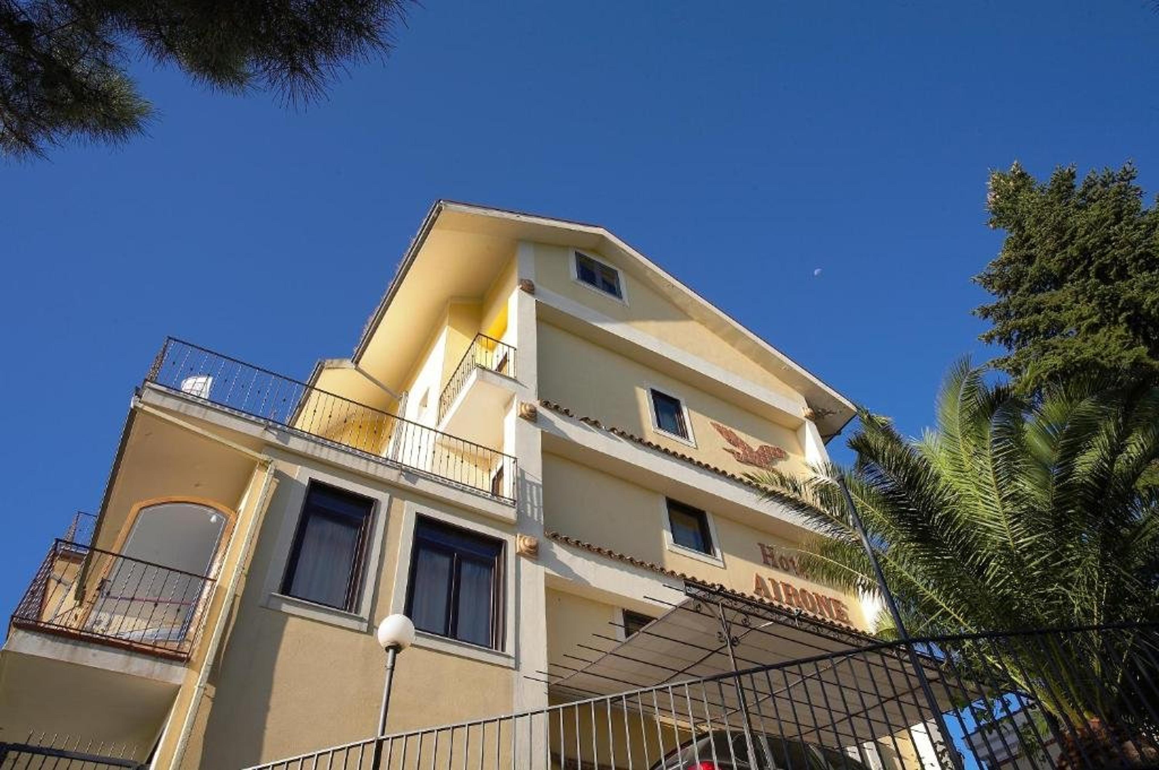 ALBERGO AIRONE SRL