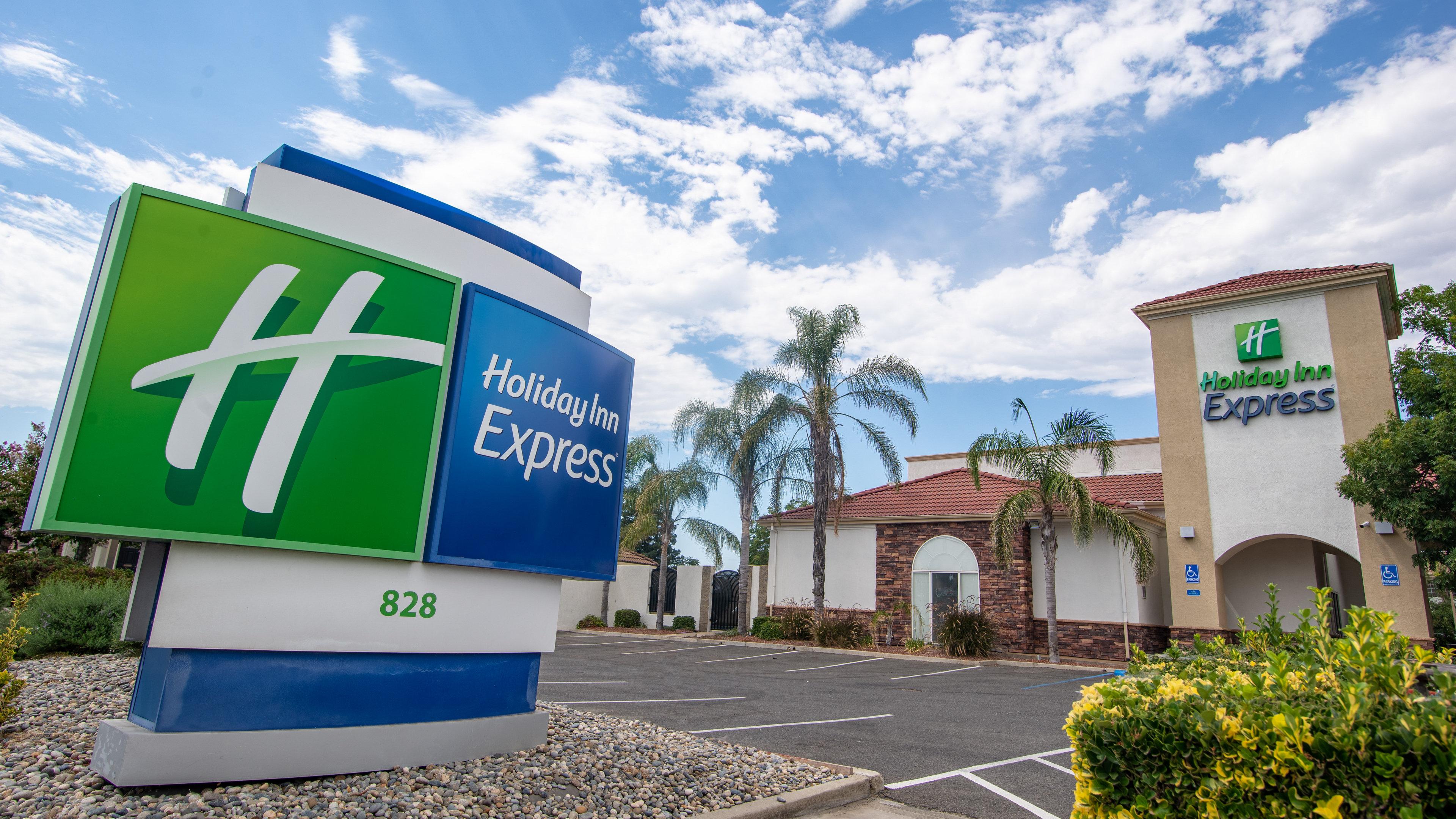 HOLIDAY INN EXPRESS OAKDALE BY IHG