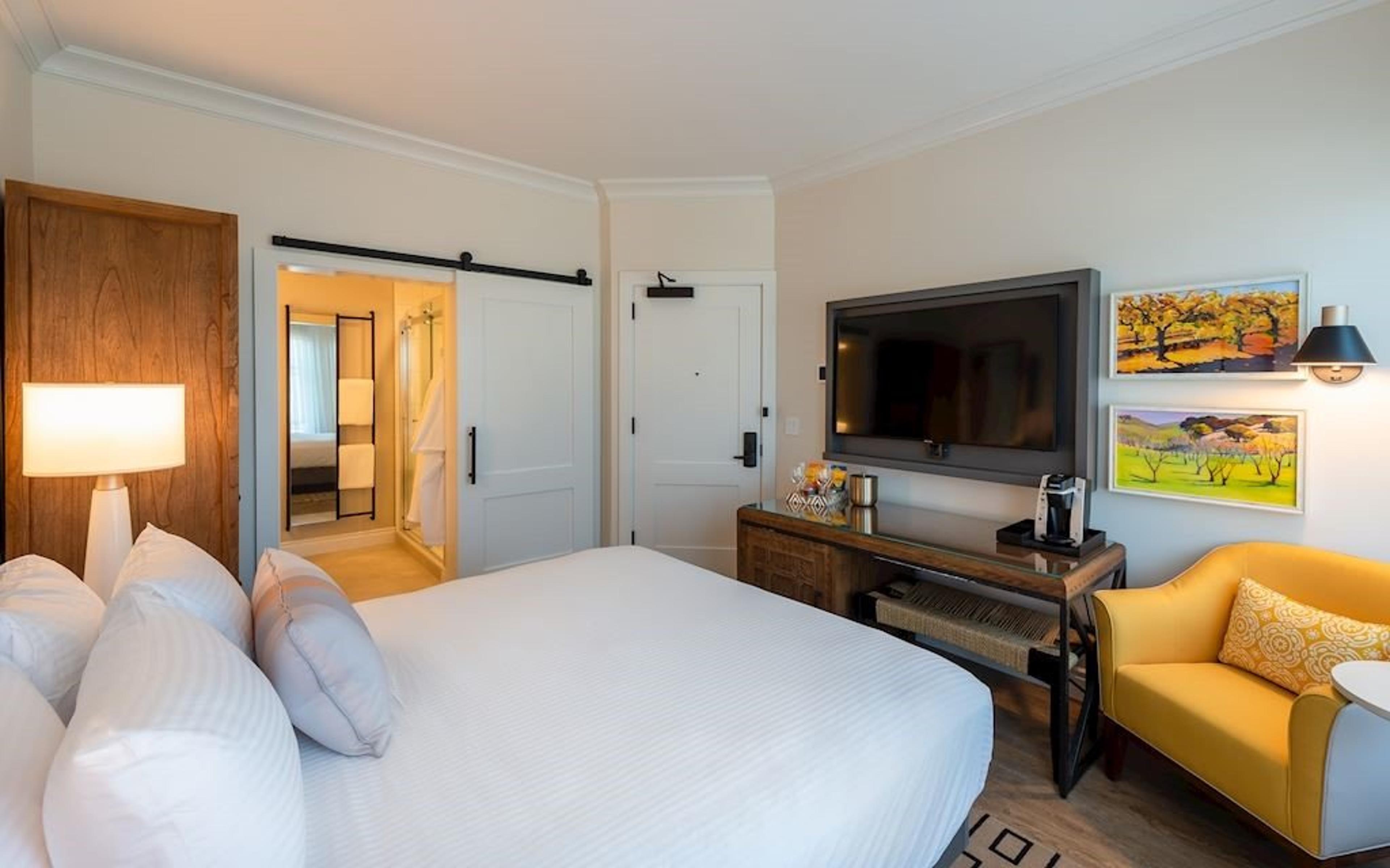 HOTEL E