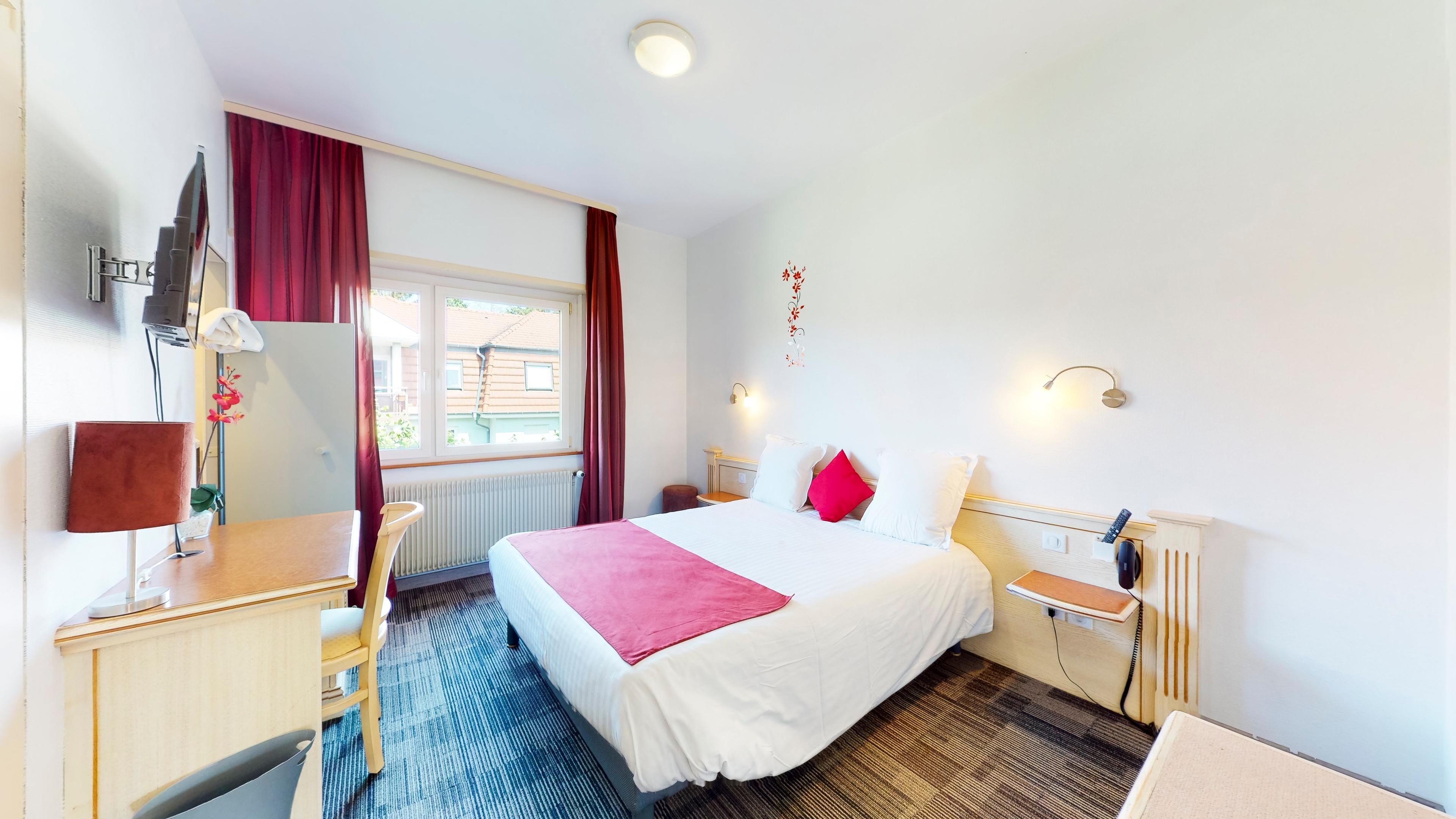 HOTEL COUR DU TONNELIER