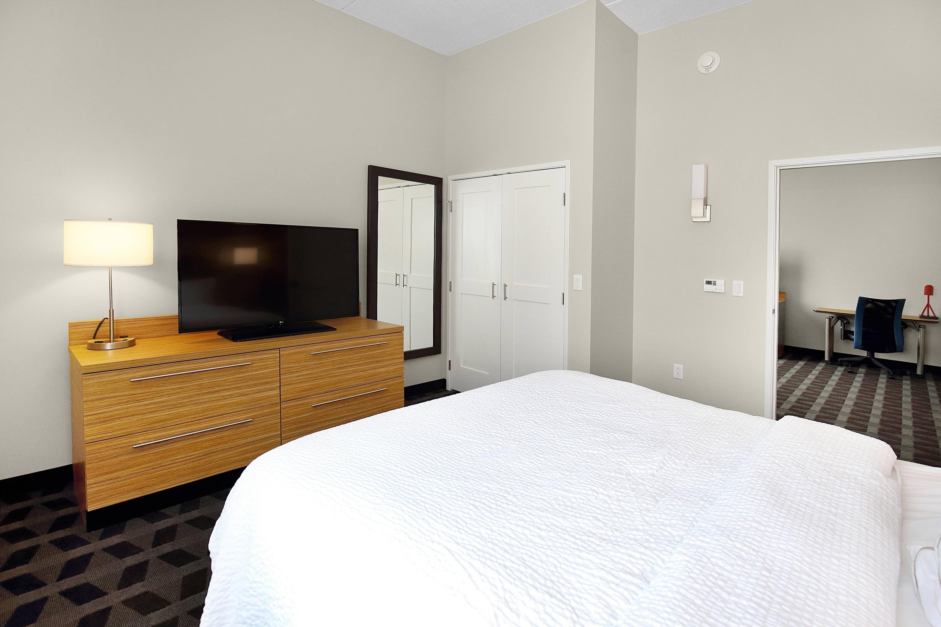 TownePlace Suites by Marriott Grove City Mercer Outlets