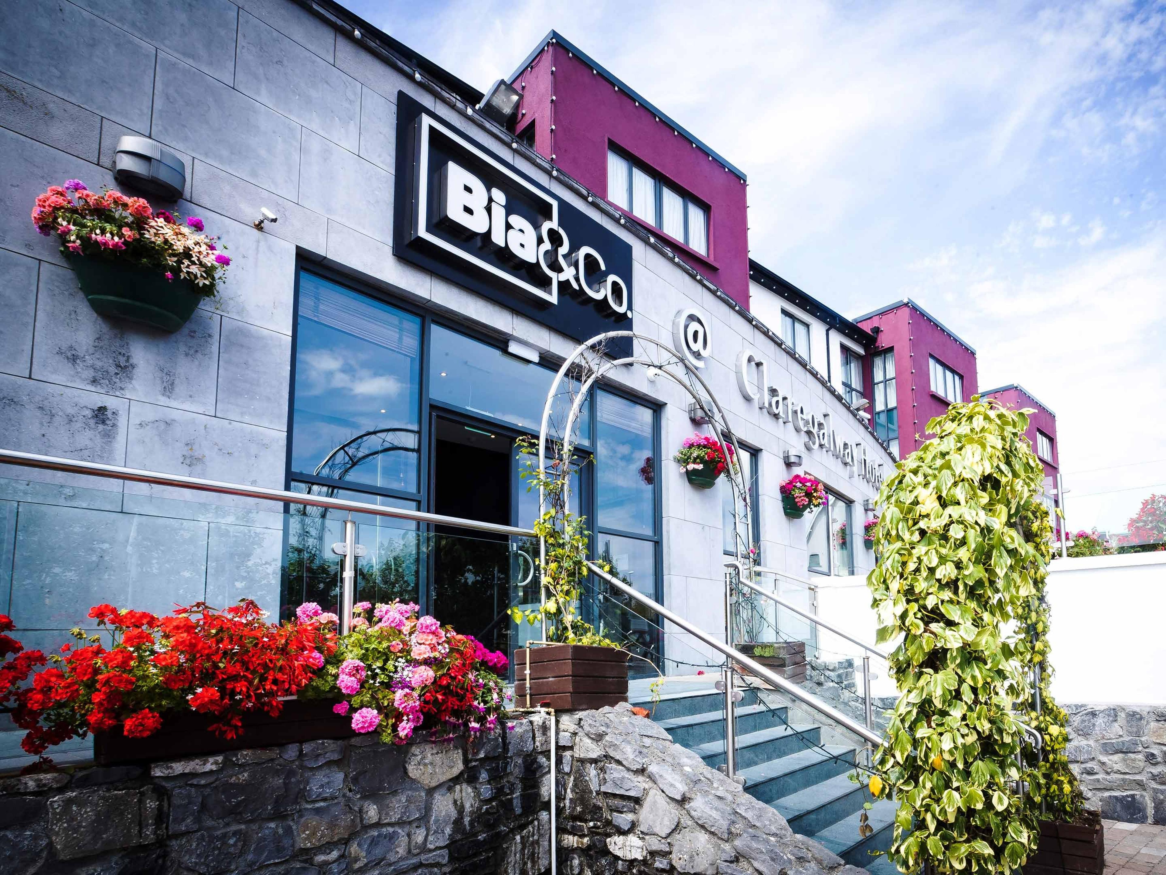 CLAREGALWAY HOTEL