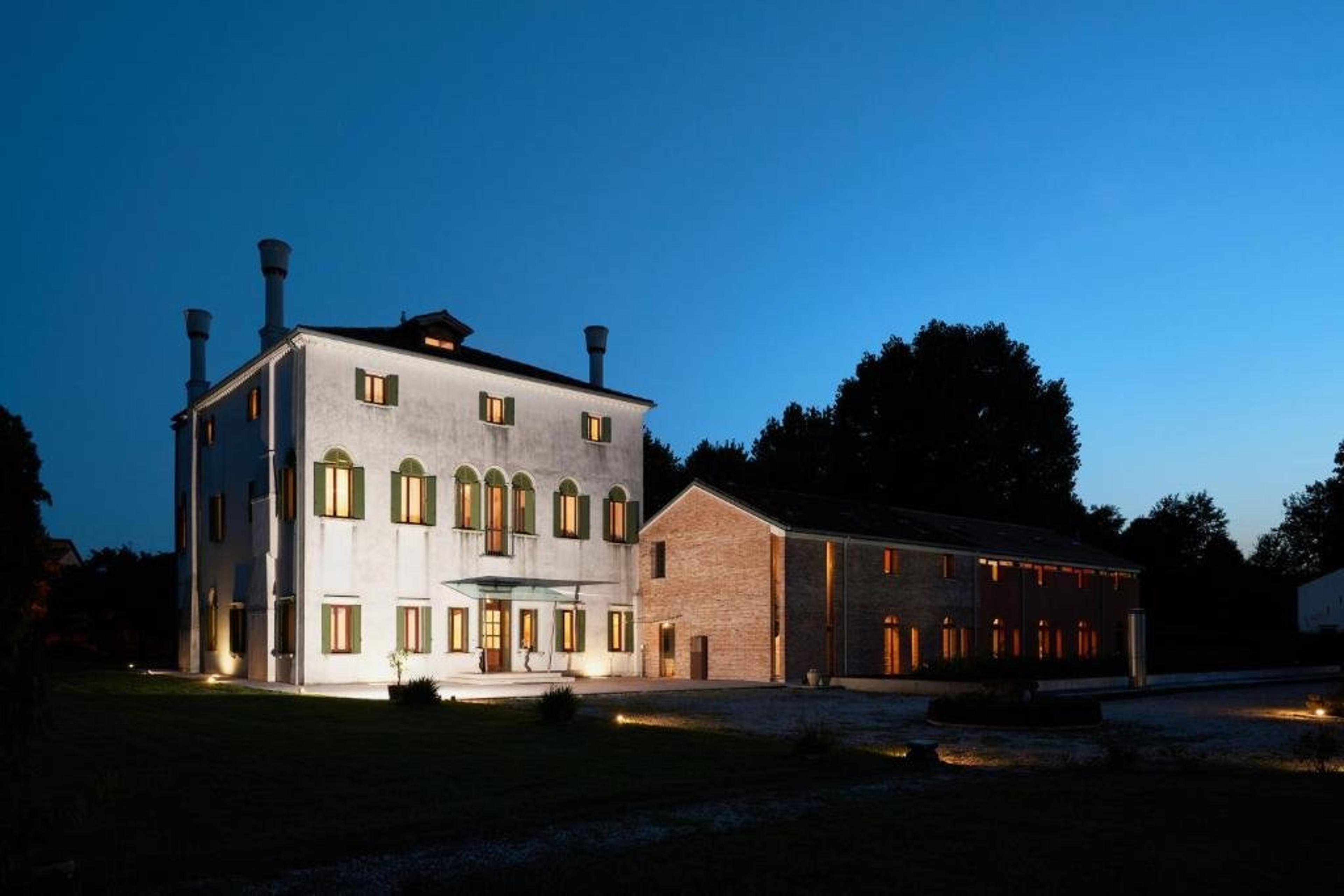 VILLA MARTIN MUSEO HOTEL