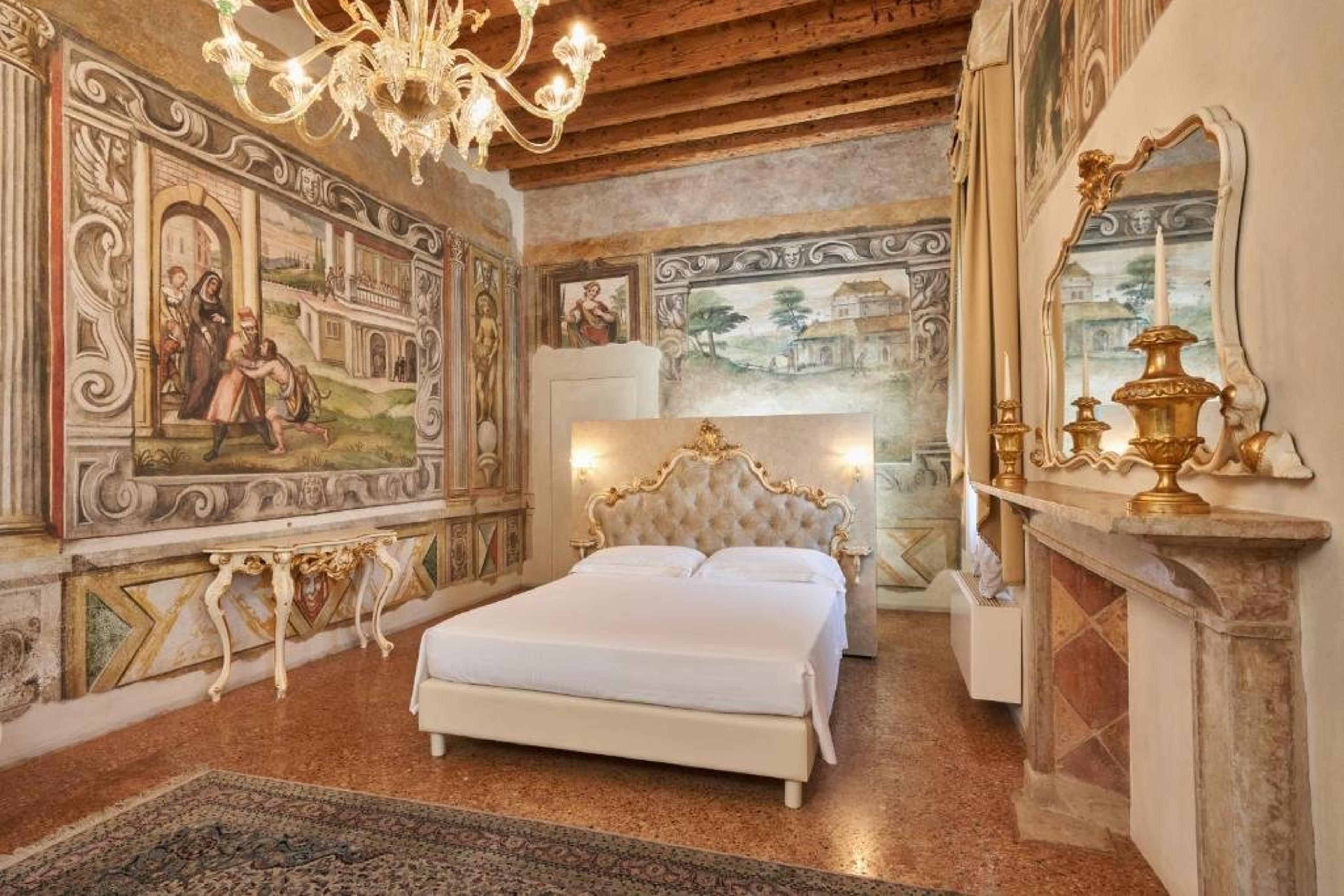 VILLA MARTIN MUSEO HOTEL