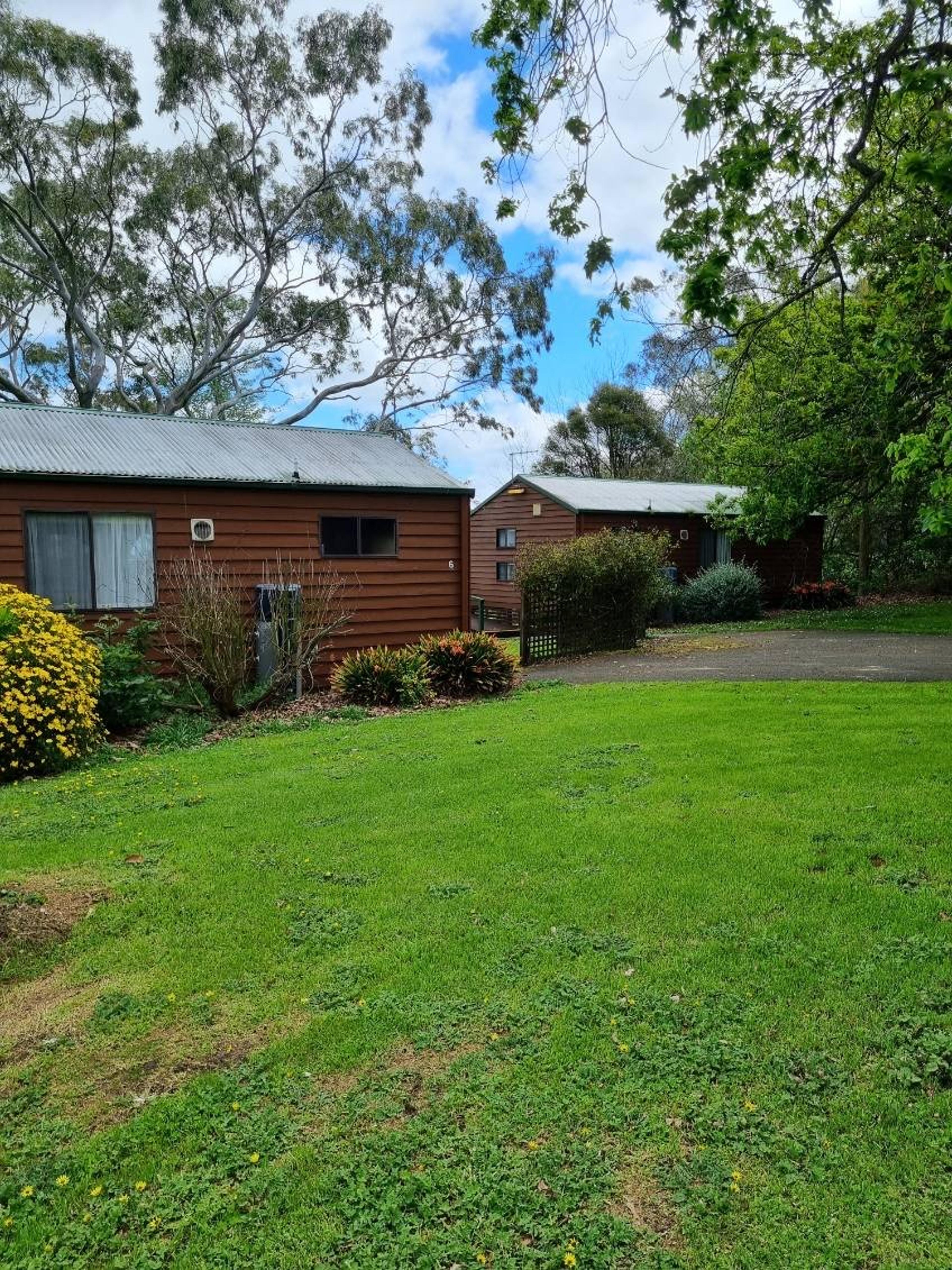 LAKES AND CRATERS HOLIDAY PARK