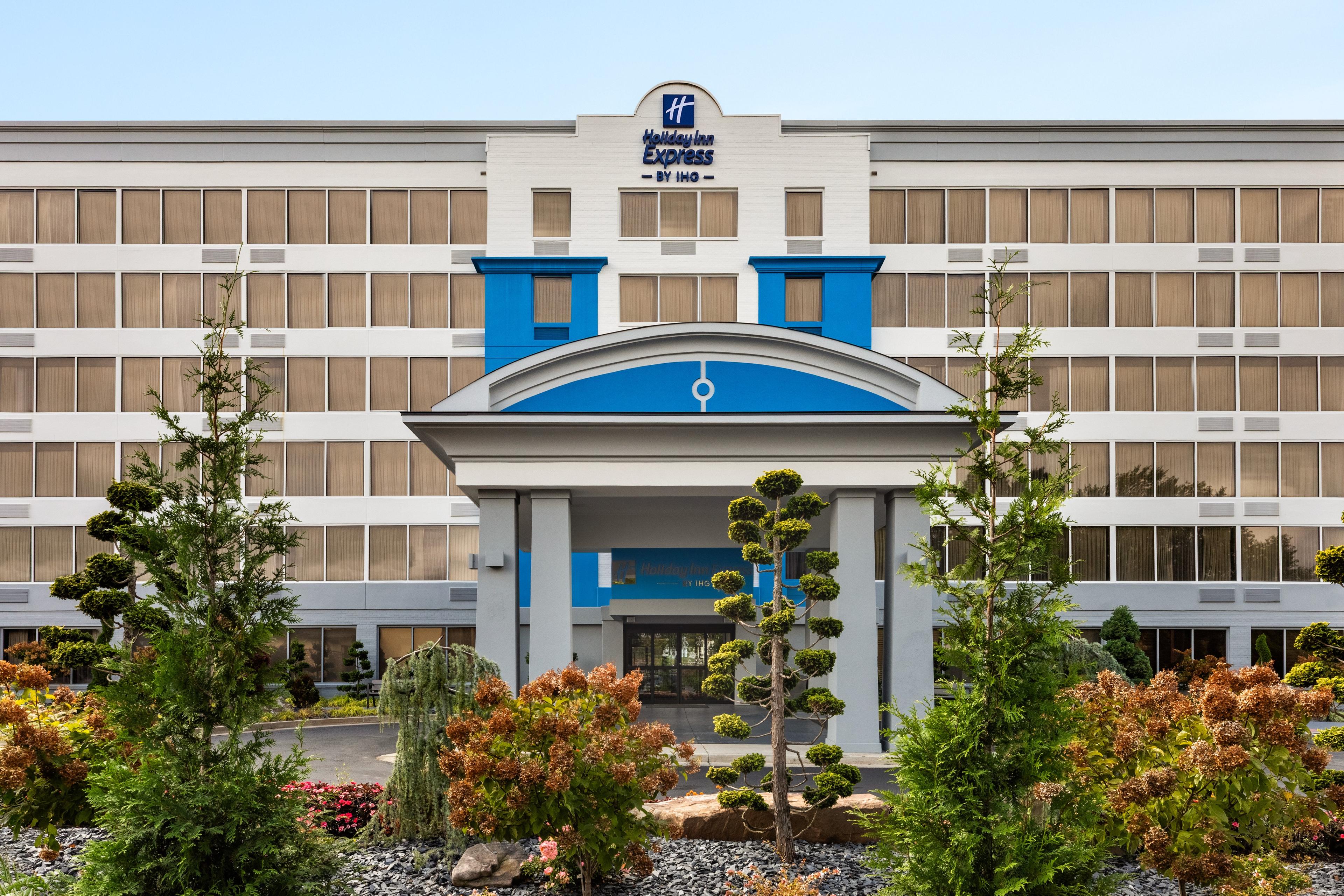 HOLIDAY INN EXP KENNESAW BY IHG